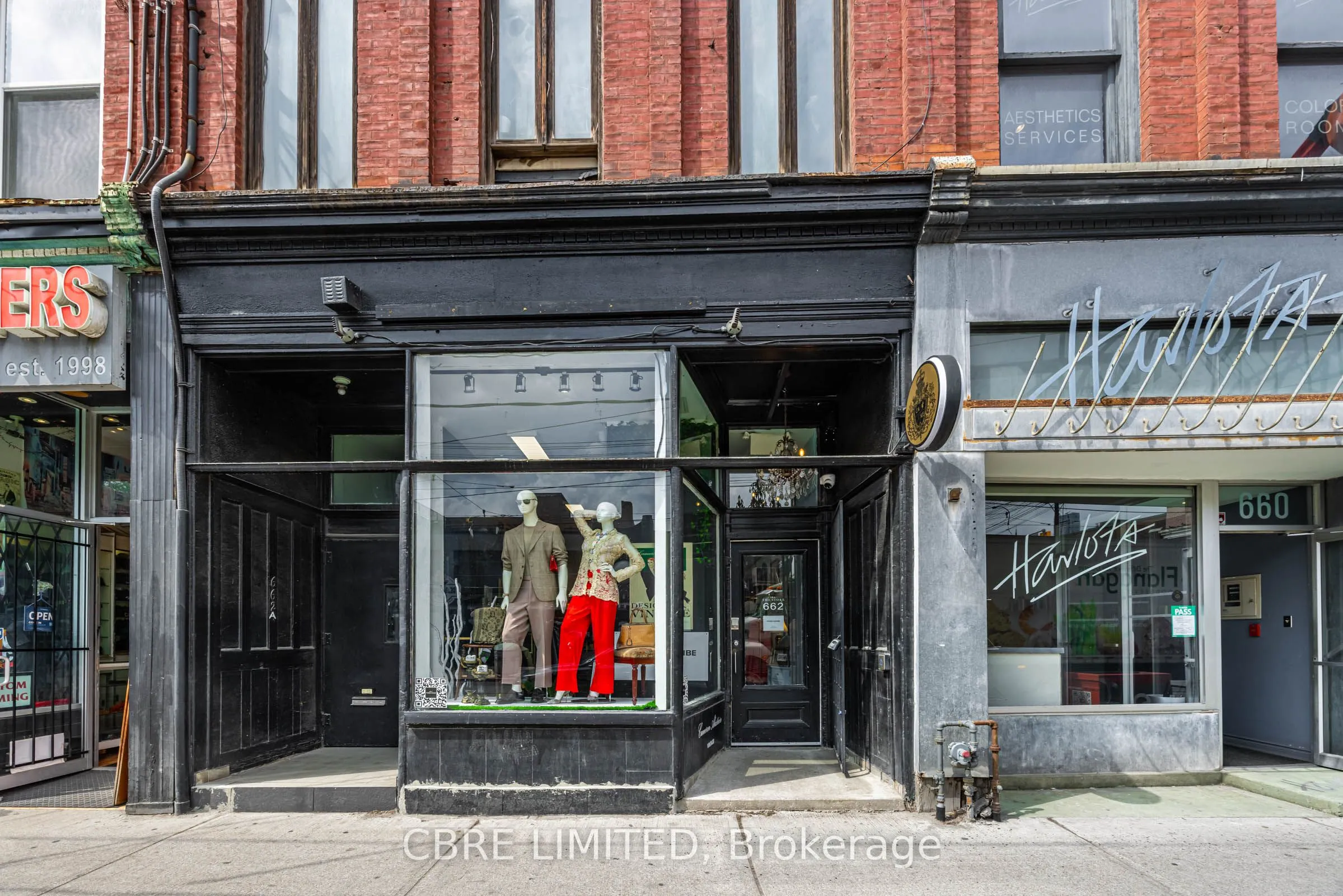 662 Queen Street W