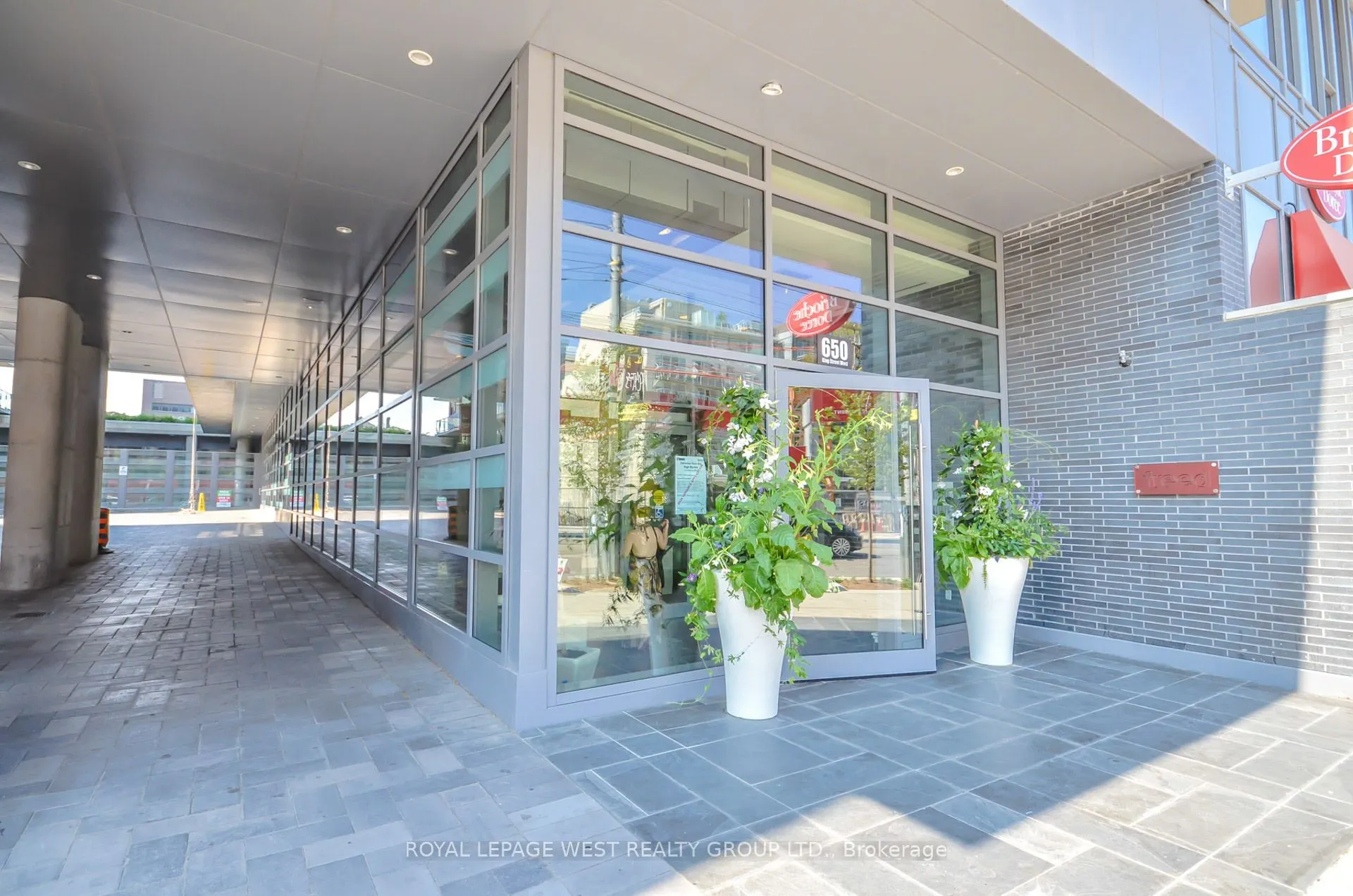650 King Street W, #907