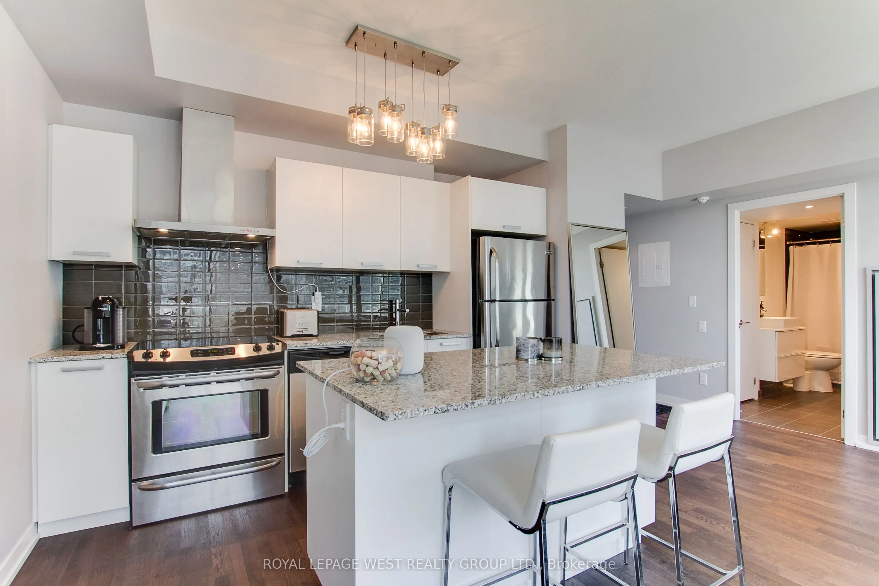 650 King Street W, #907
