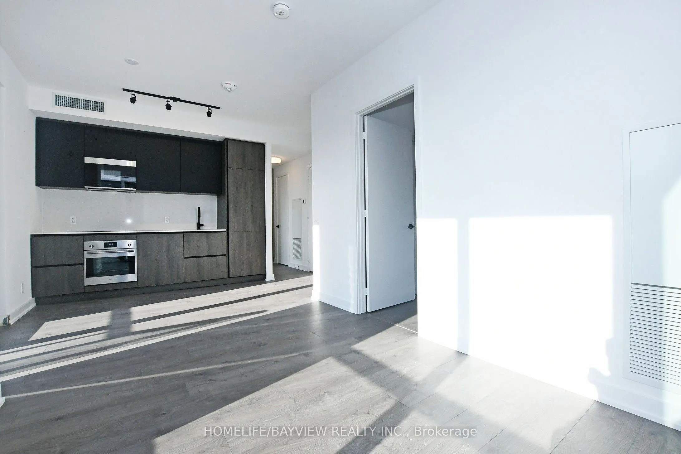 108 Peter Street, #1217
