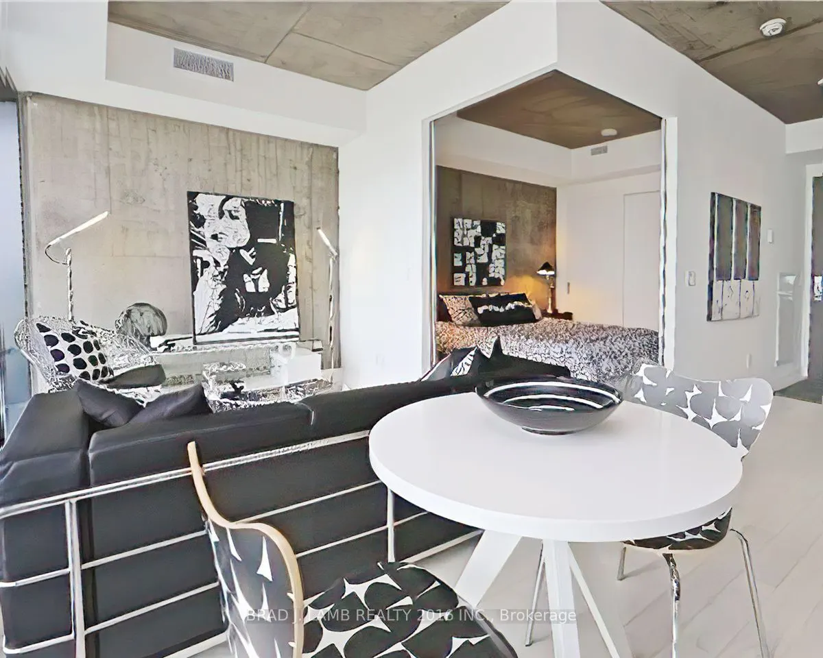 224 King Street W, #1502