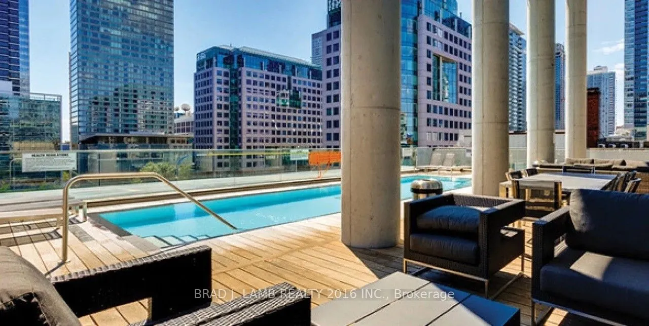 224 King Street W, #1502