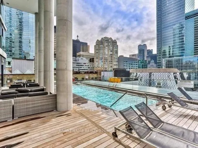 224 King Street W, #1502