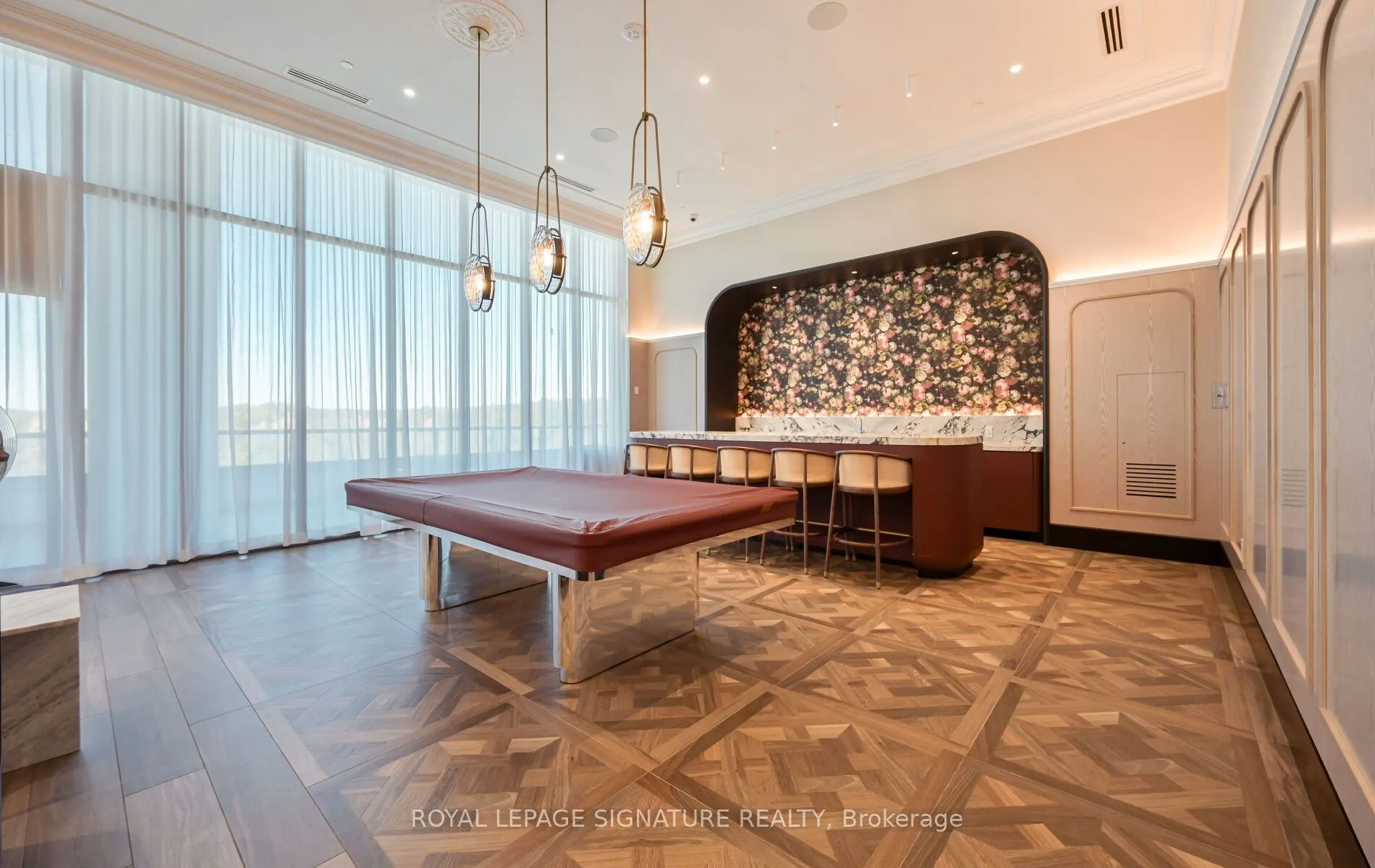 10 Inn On The Park Drive, #105