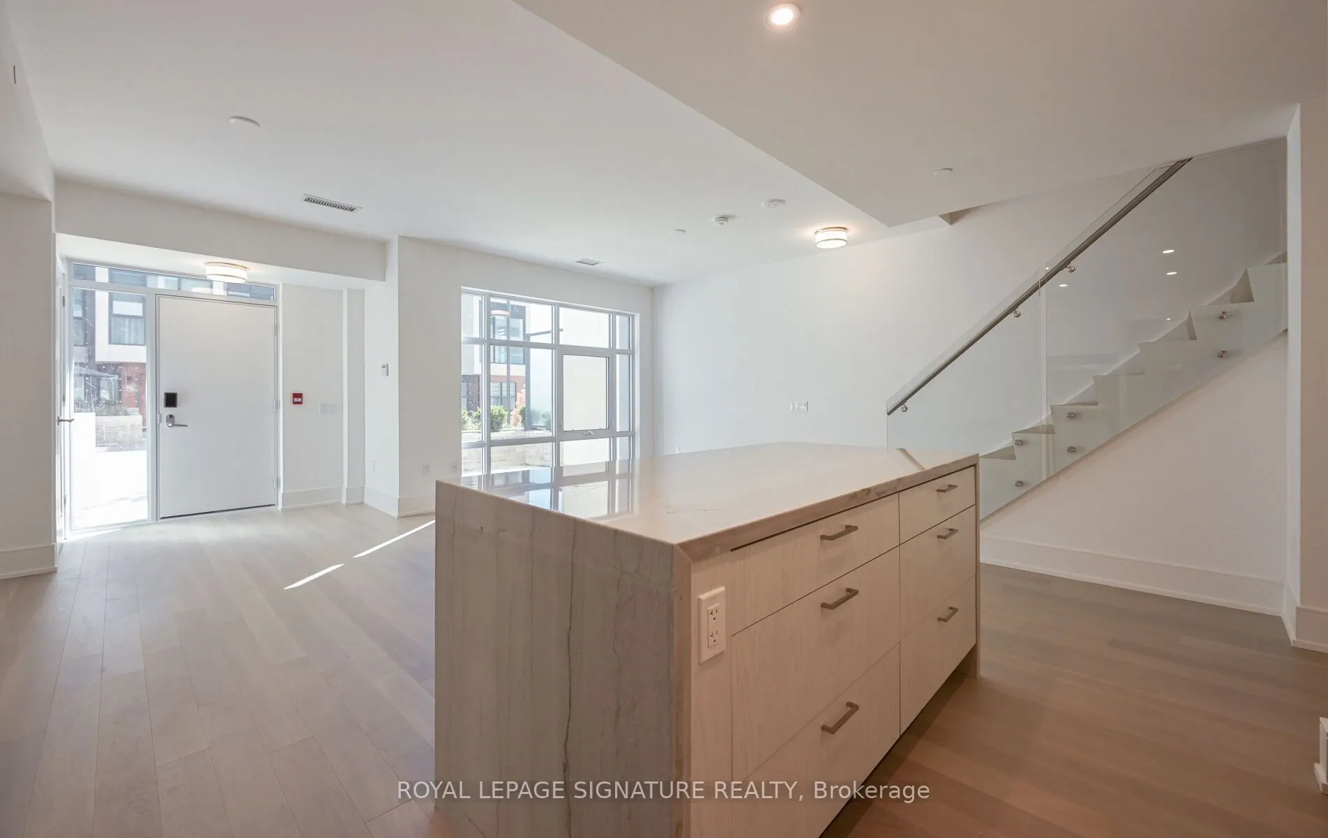 10 Inn On The Park Drive, #105