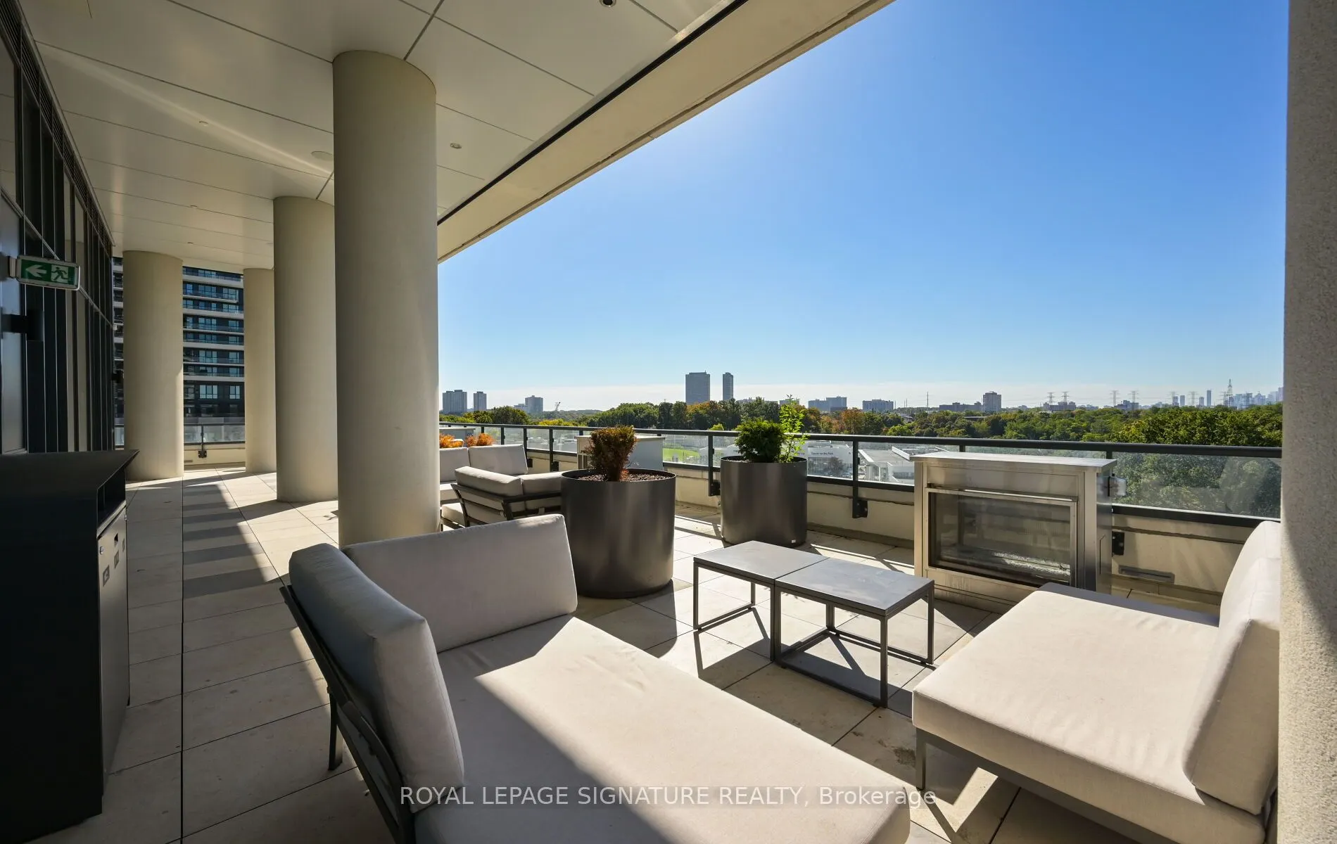 10 Inn On The Park Drive, #105