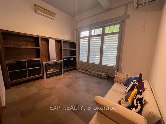 264 Seaton Street, #101