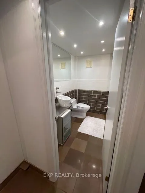 264 Seaton Street, #101