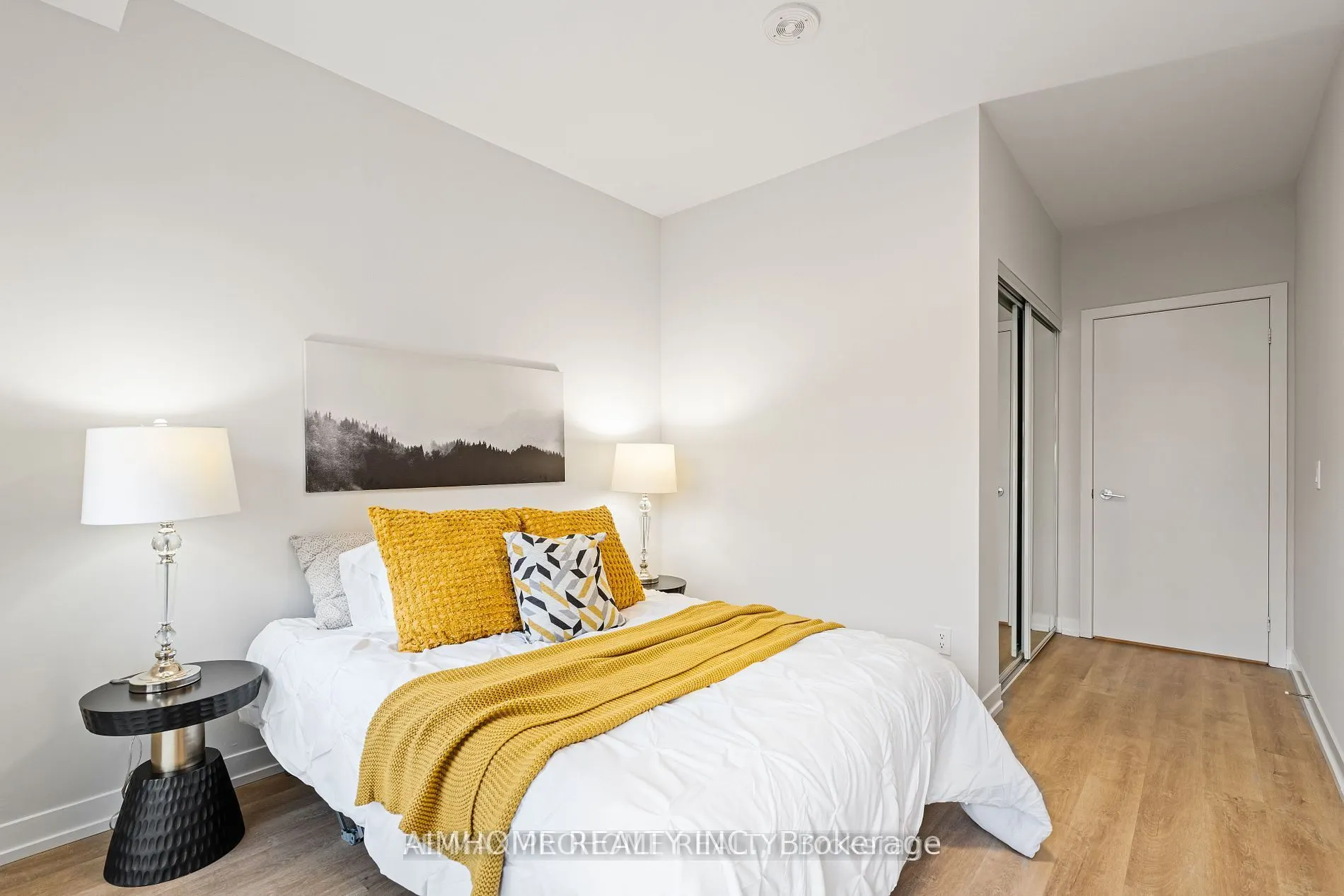 87 Wood St S Th01 Street S, #Th01