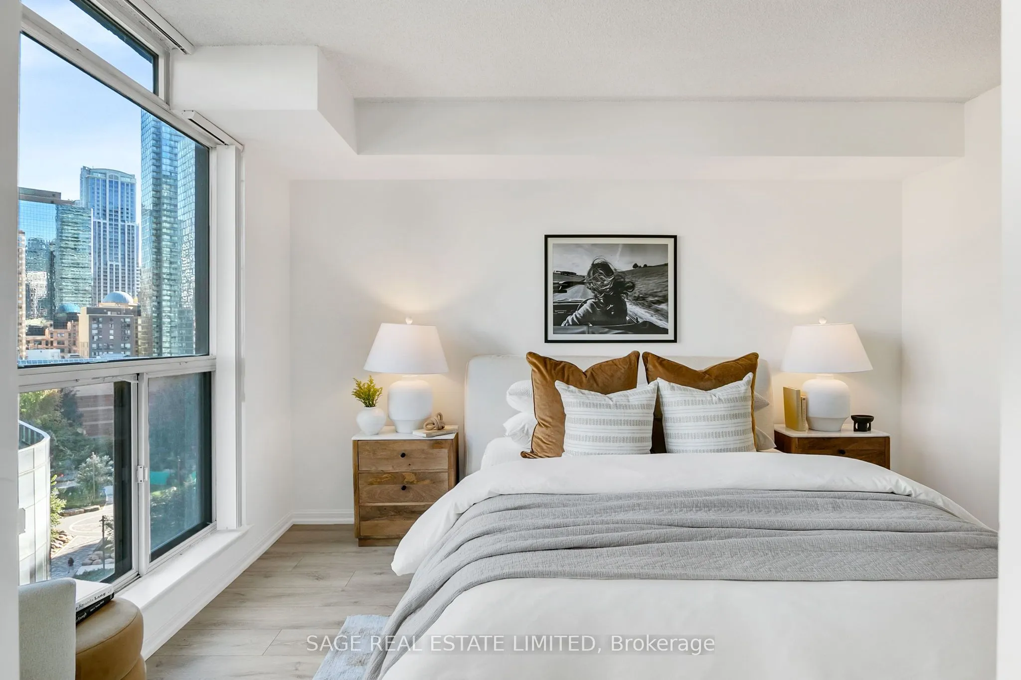 24 Wellesley Street W, #912