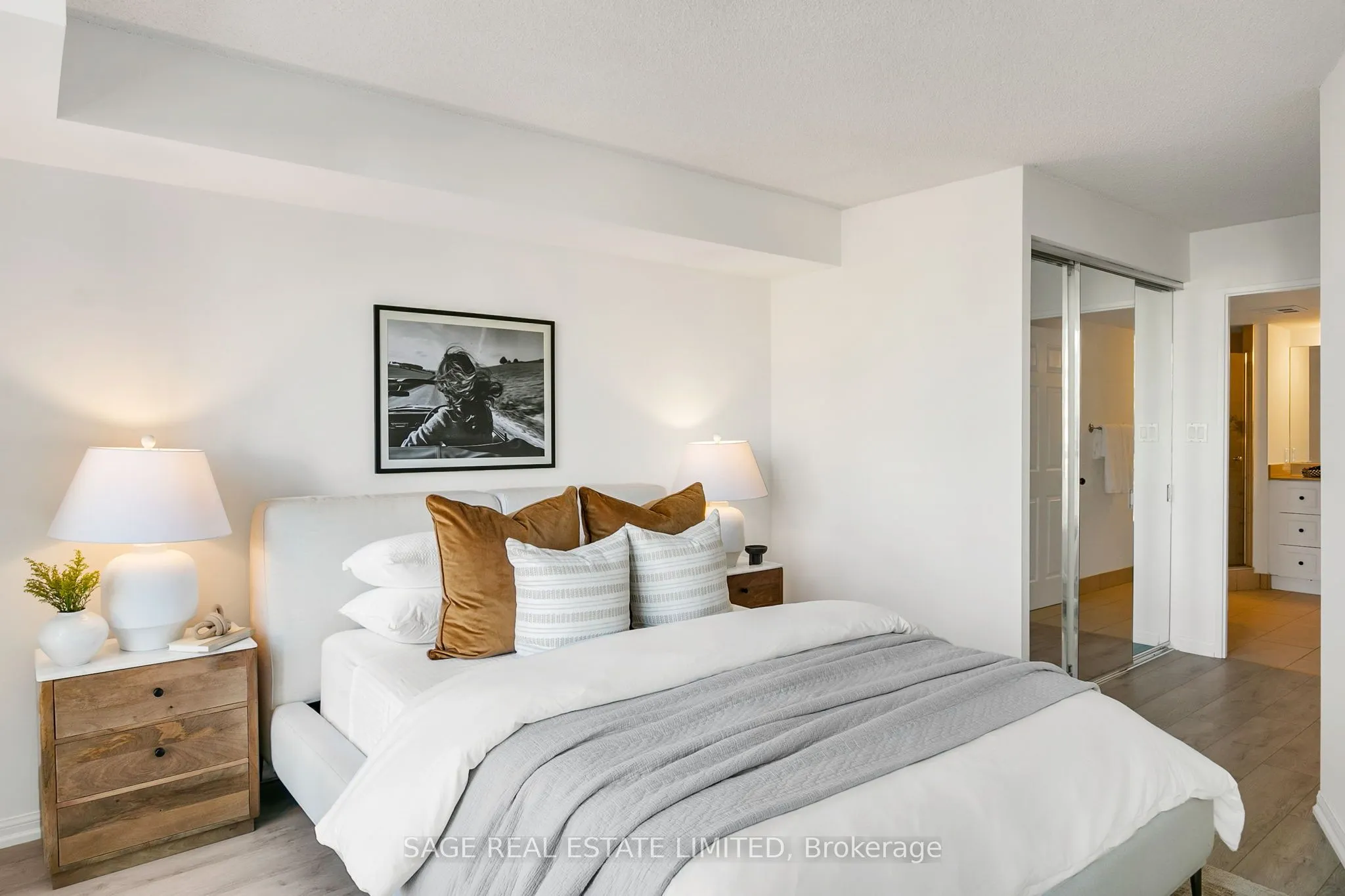 24 Wellesley Street W, #912