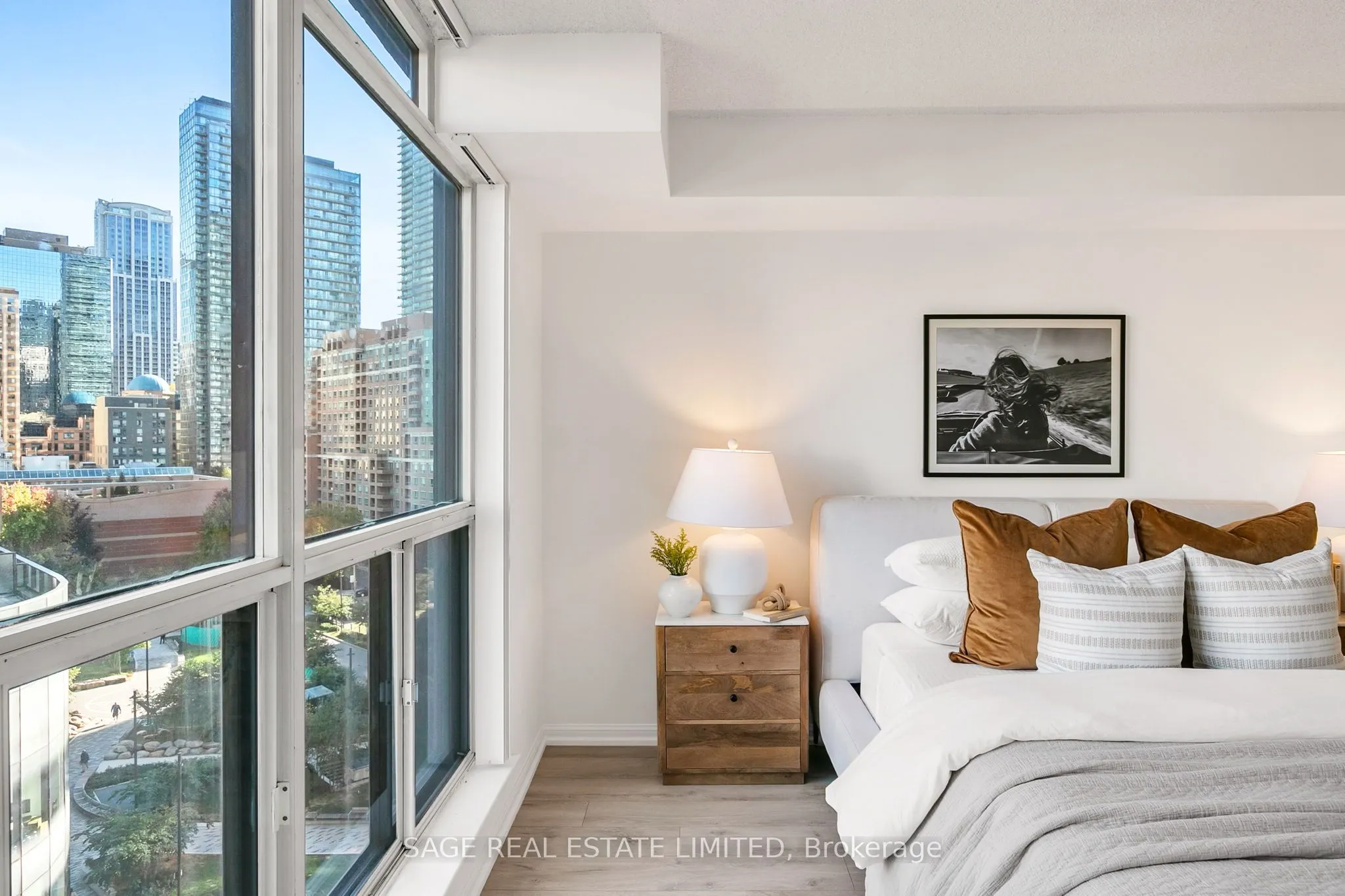 24 Wellesley Street W, #912