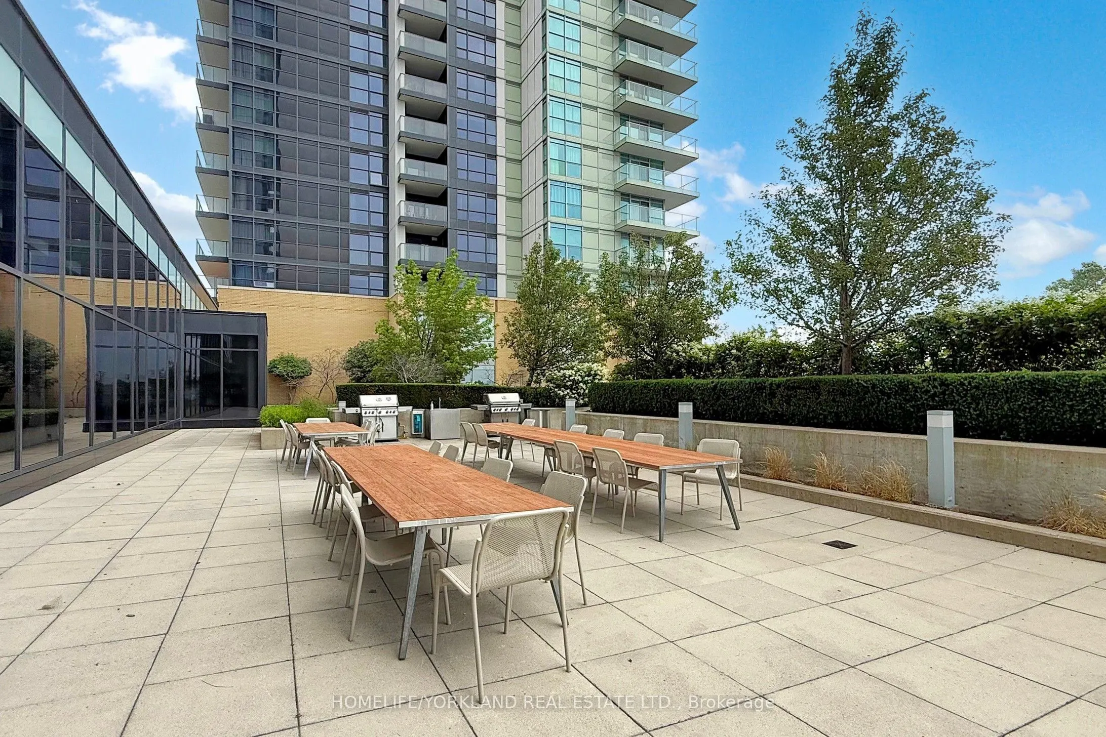 33 Singer Court, #2912