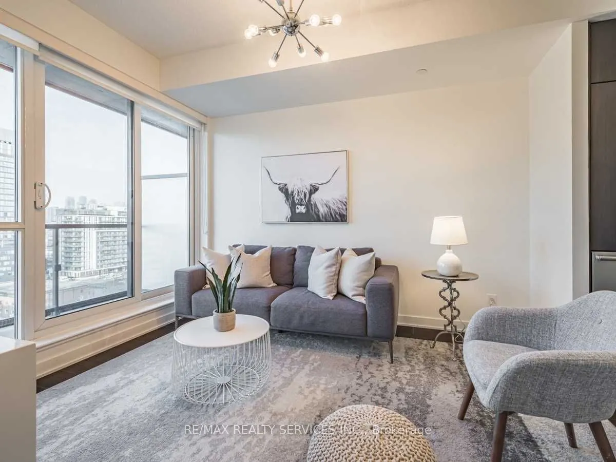 170 Sumach Street, #1207