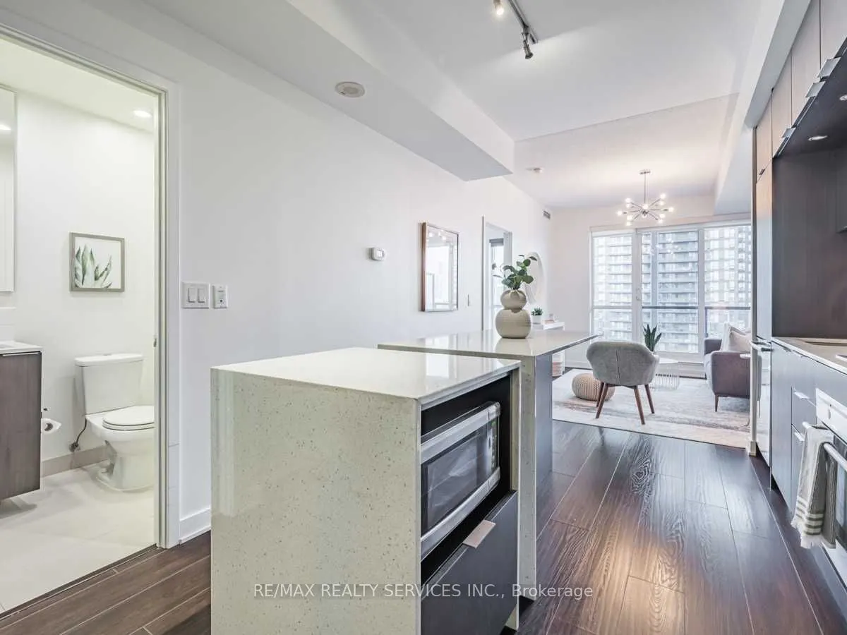 170 Sumach Street, #1207