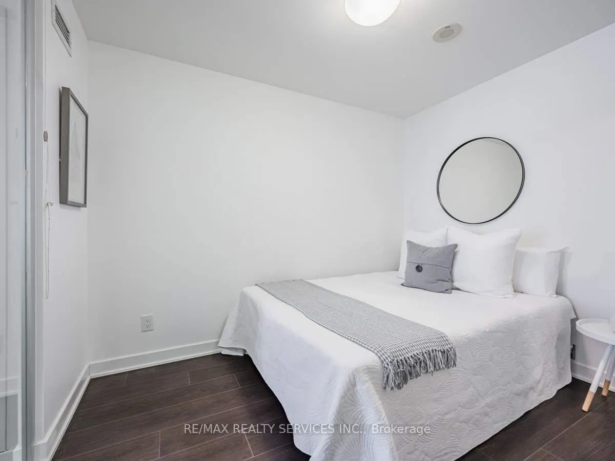 170 Sumach Street, #1207