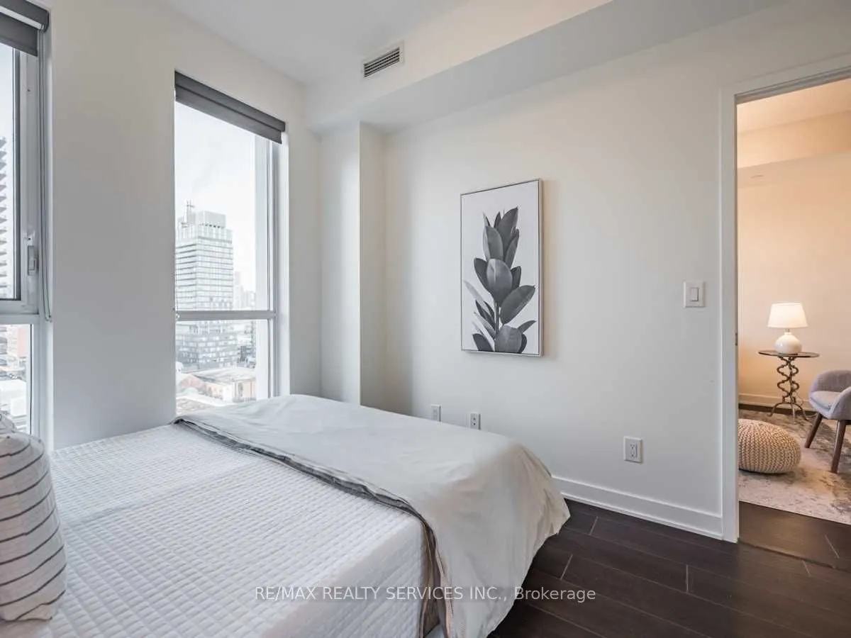 170 Sumach Street, #1207