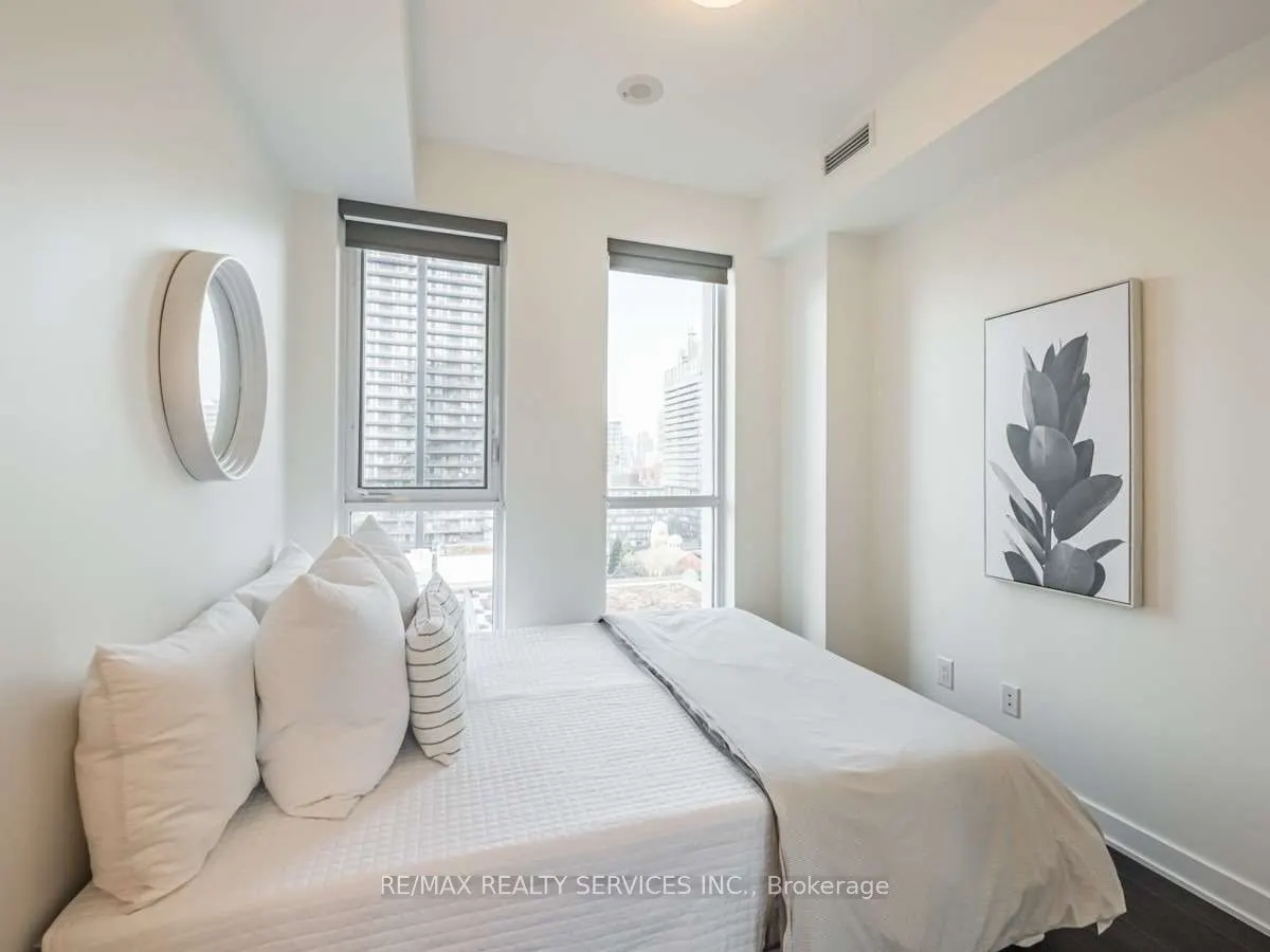 170 Sumach Street, #1207