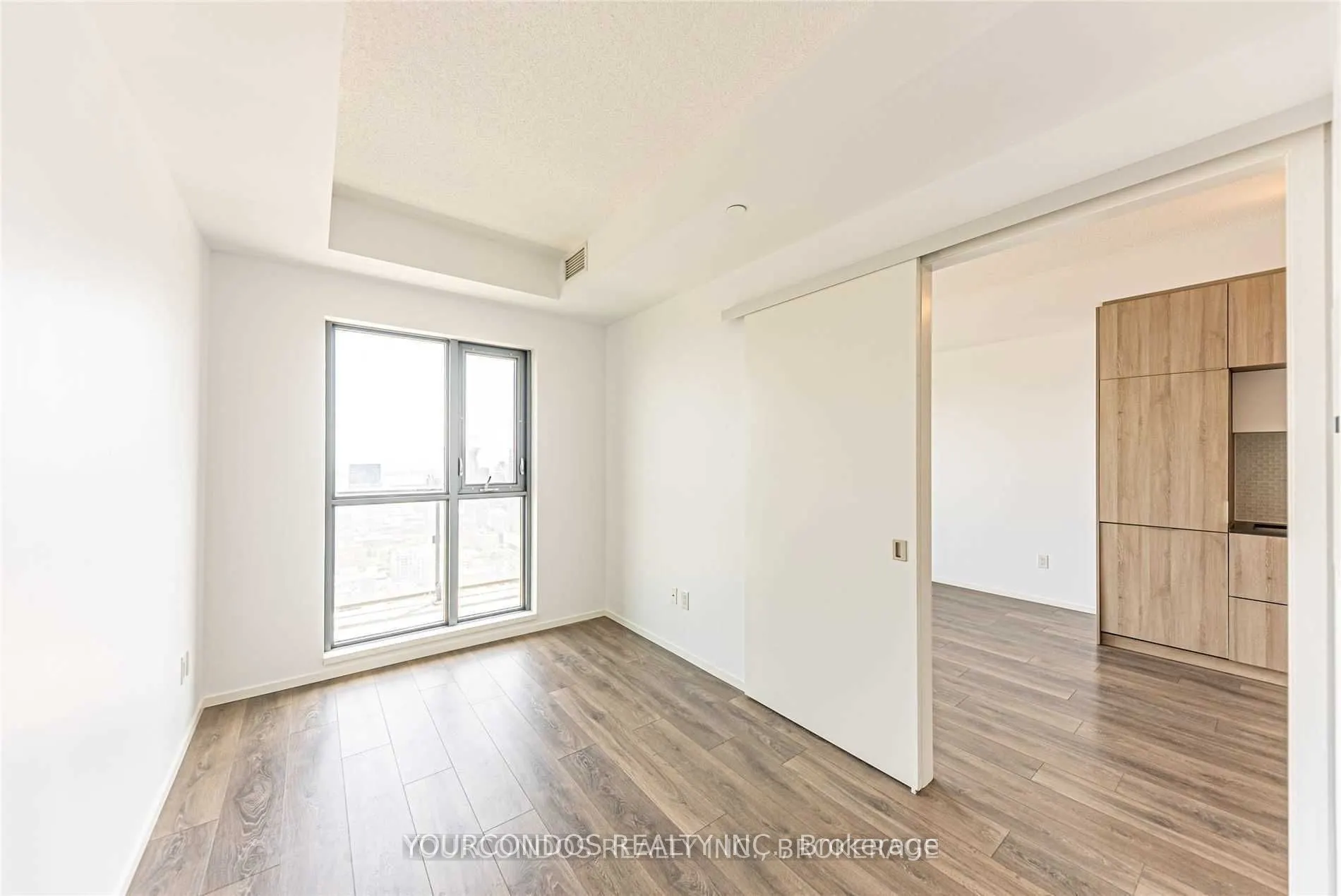 159 Dundas Street E, #4203