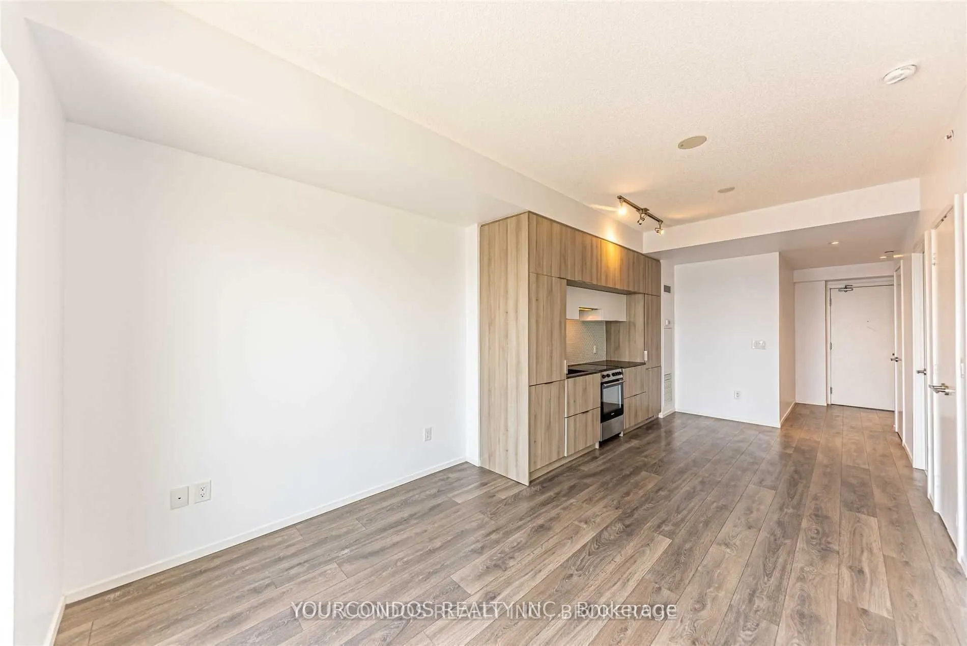 159 Dundas Street E, #4203