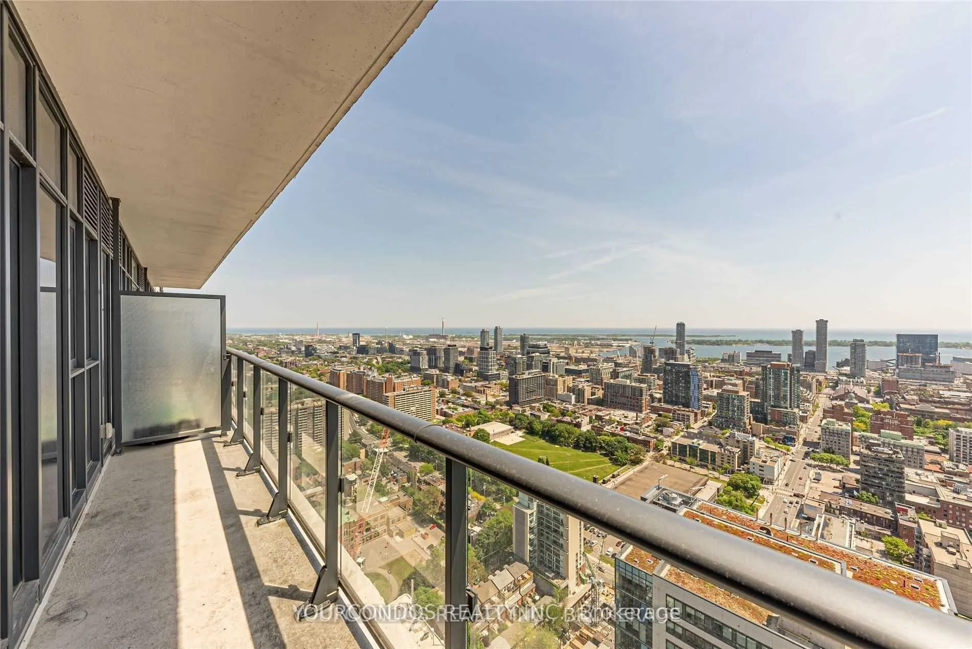 159 Dundas Street E, #4203