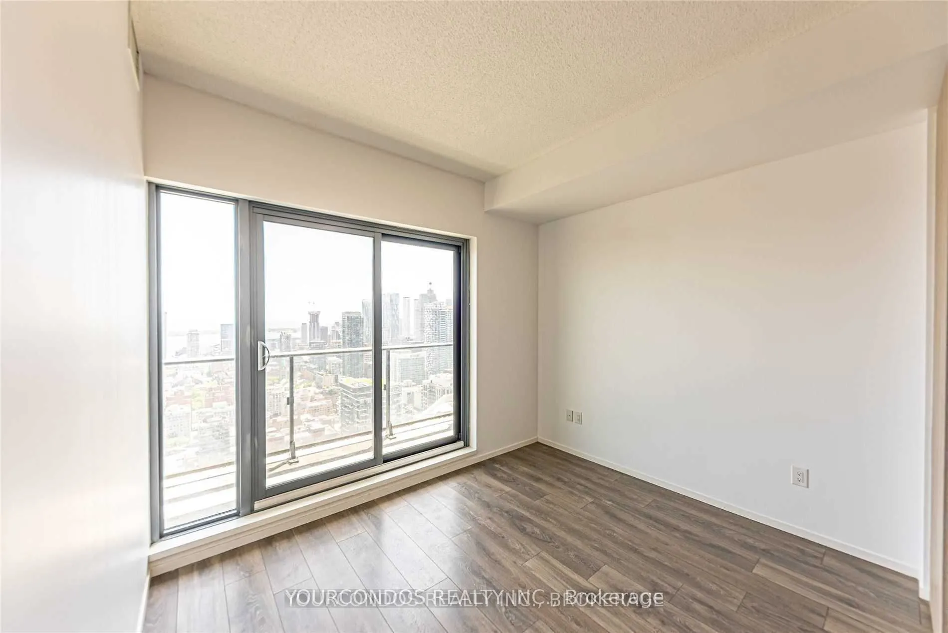 159 Dundas Street E, #4203