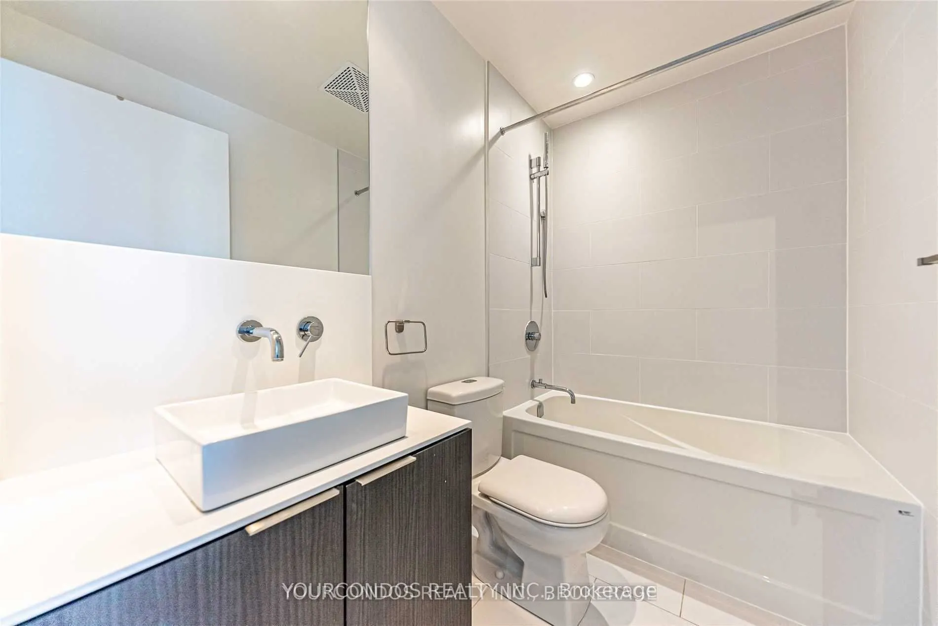 159 Dundas Street E, #4203