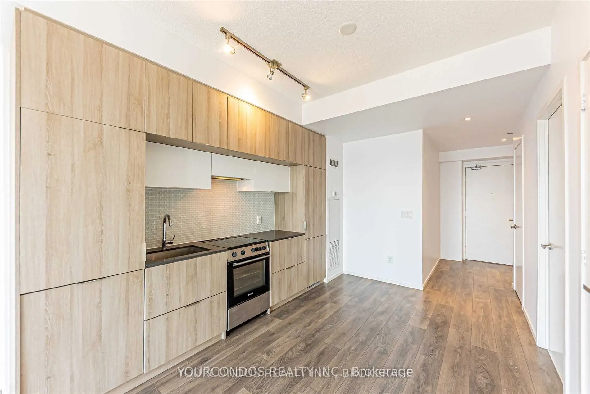 159 Dundas Street E, #4203