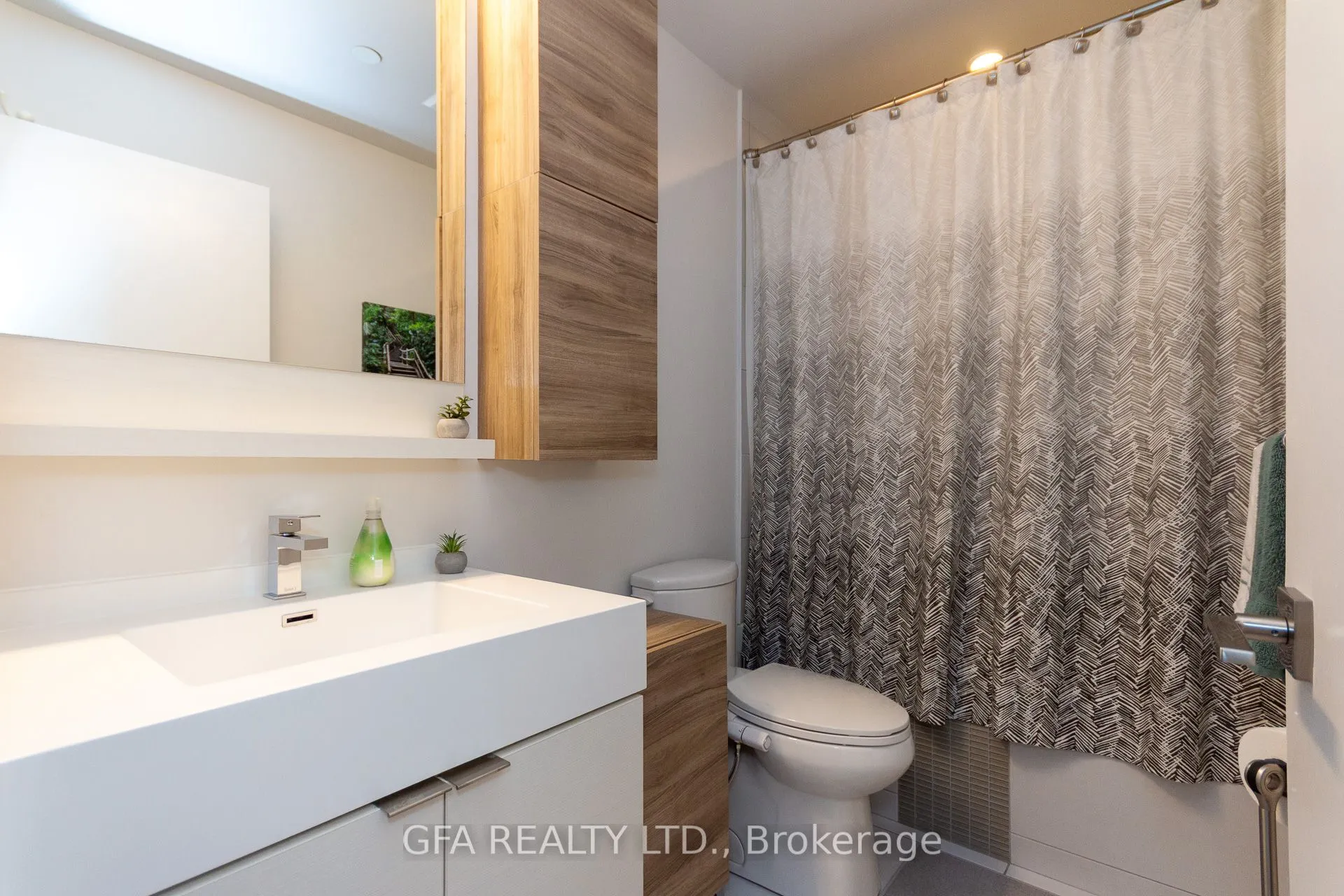 28 Avondale Avenue, #606