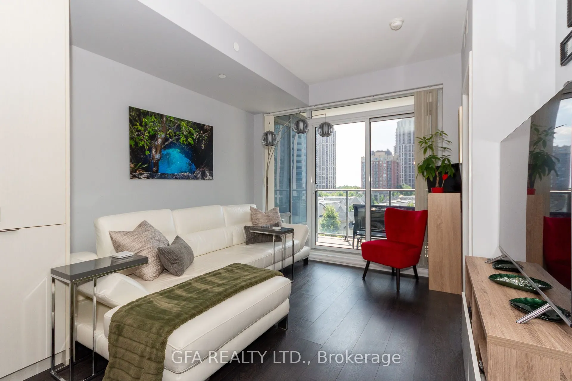 28 Avondale Avenue, #606