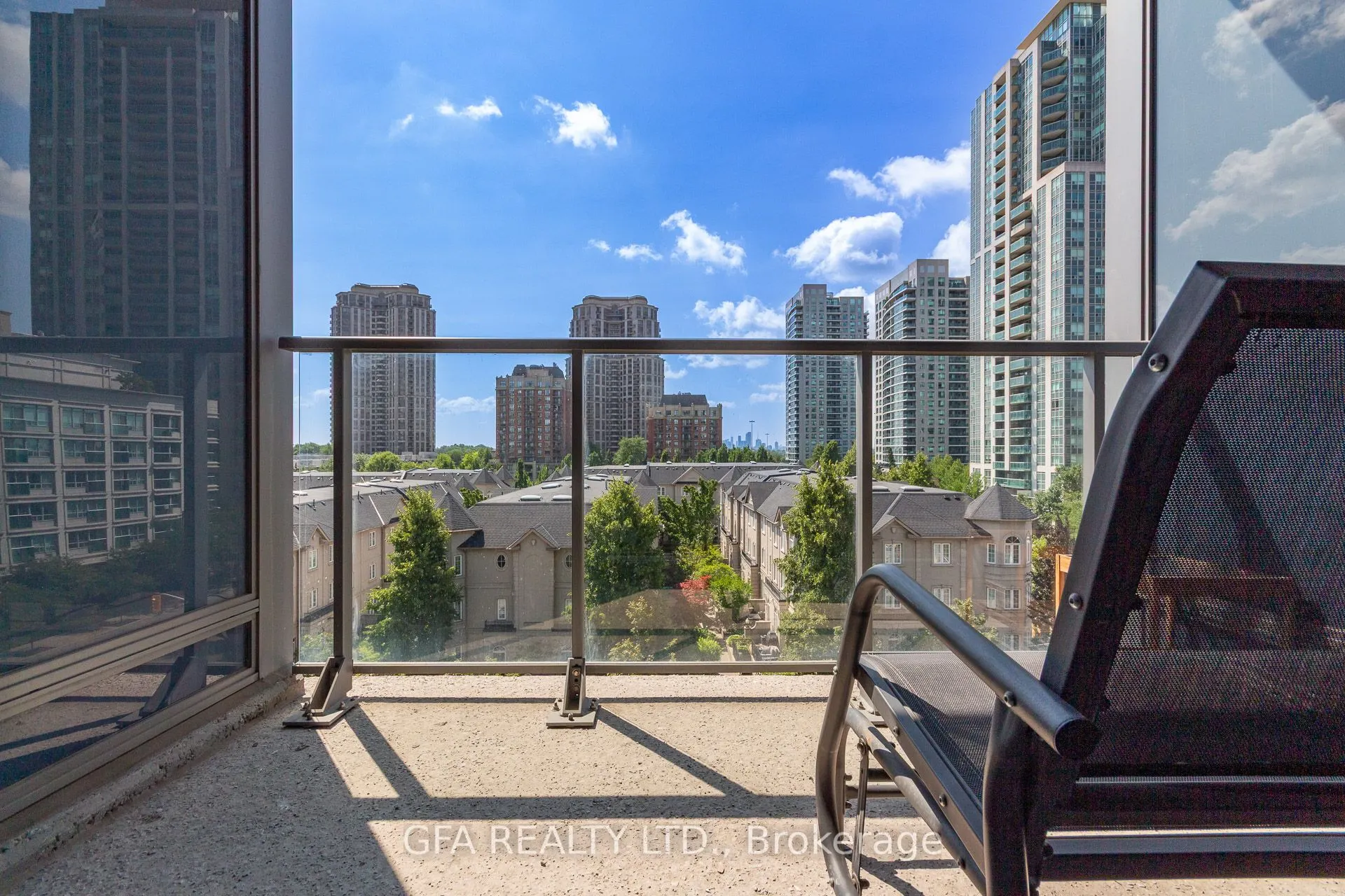 28 Avondale Avenue, #606