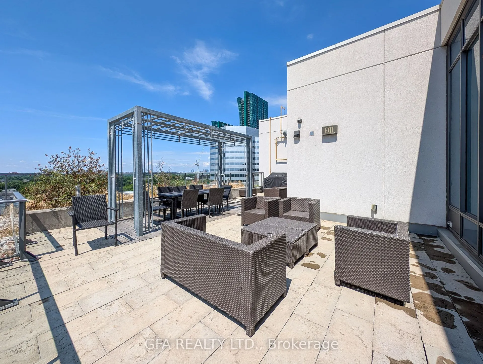 28 Avondale Avenue, #606