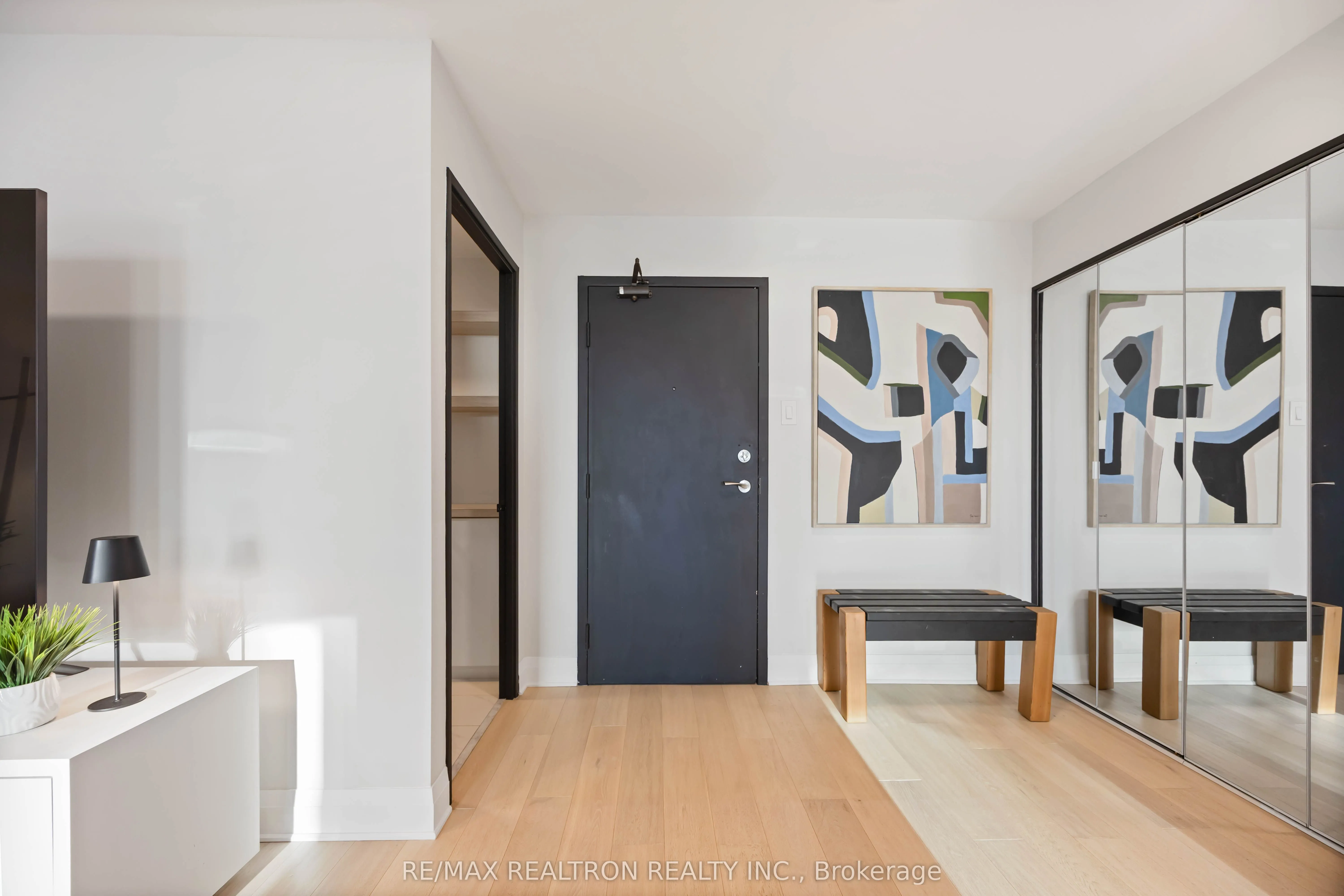 5460 Yonge Street, #605