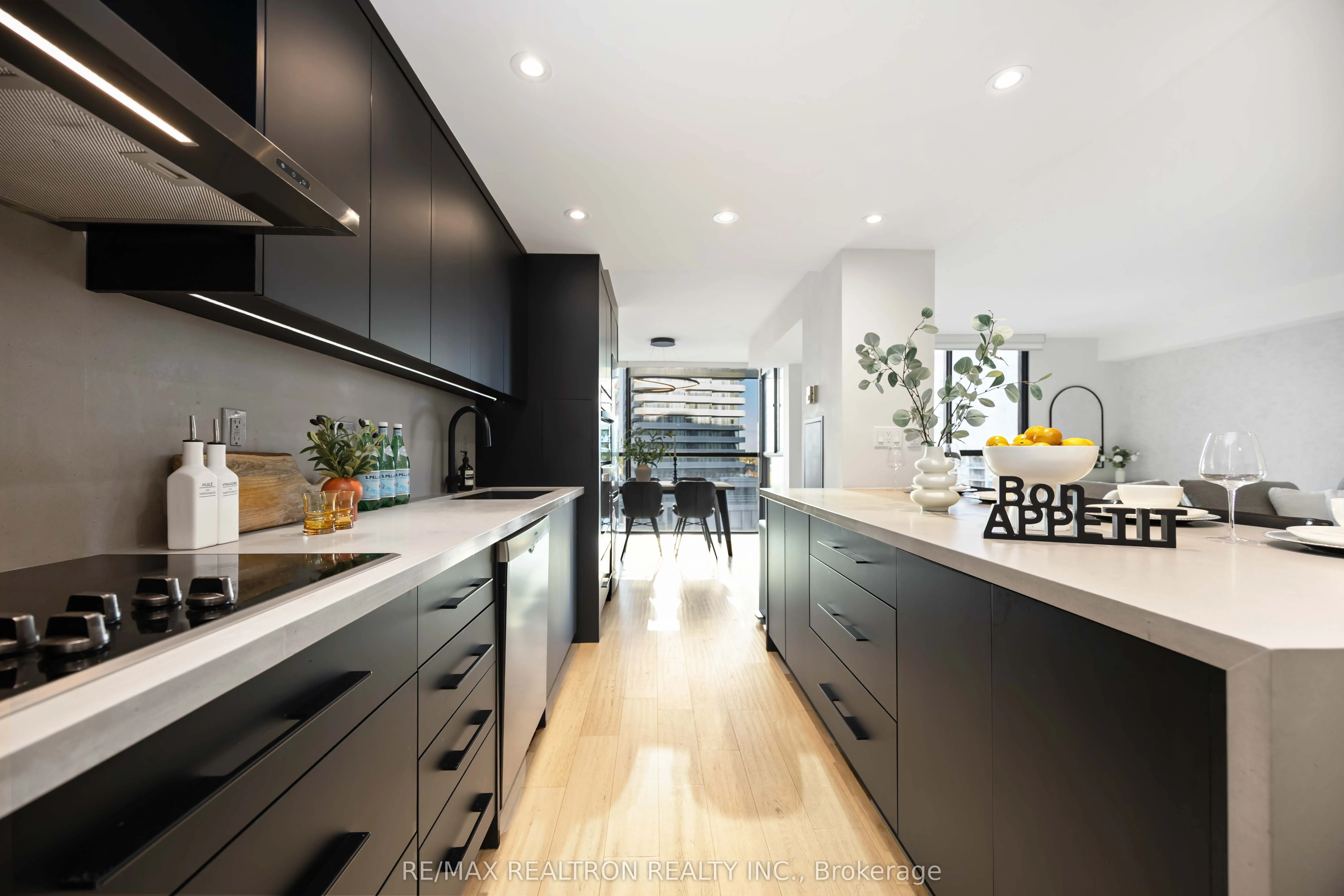 5460 Yonge Street, #605