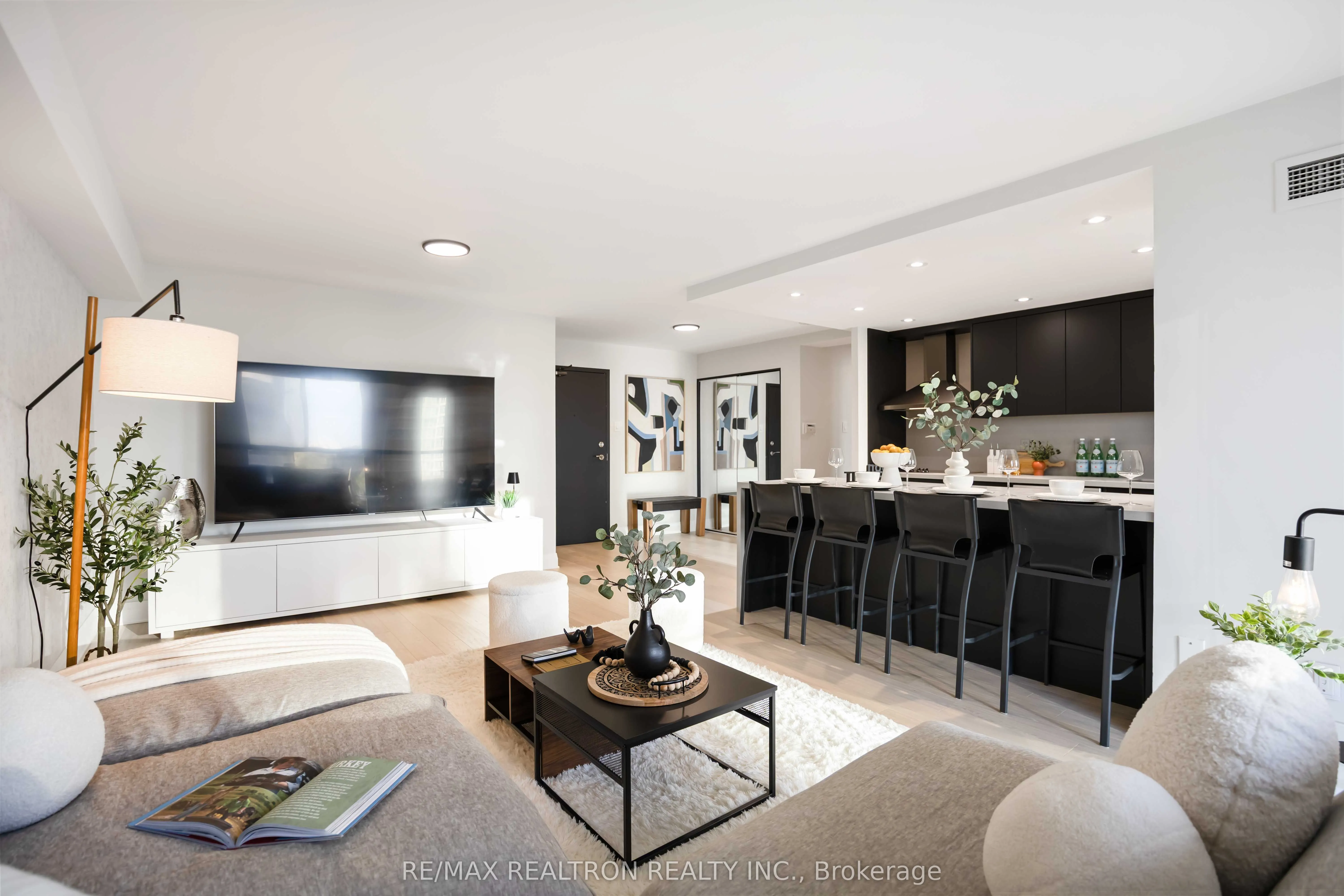 5460 Yonge Street, #605