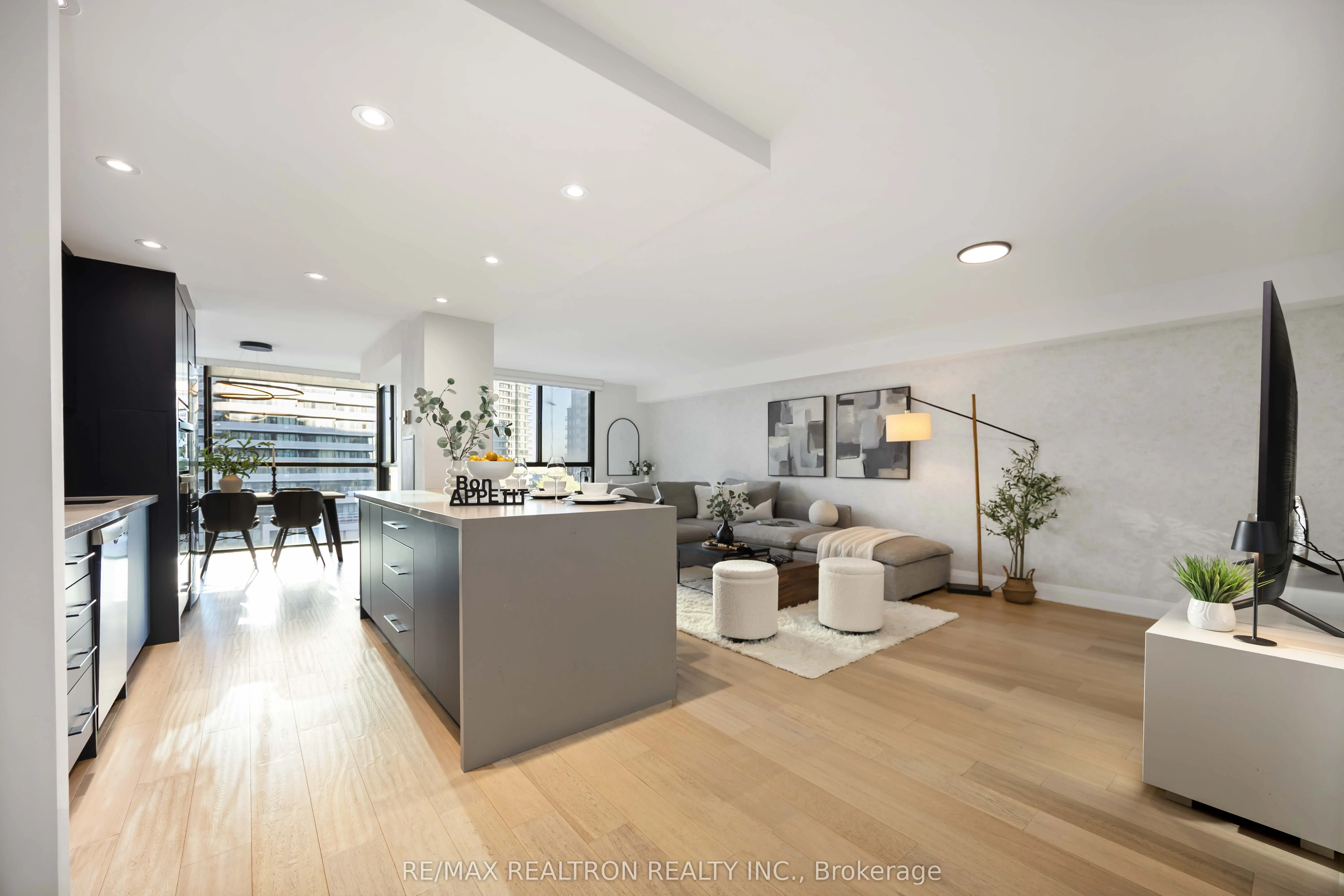 5460 Yonge Street, #605
