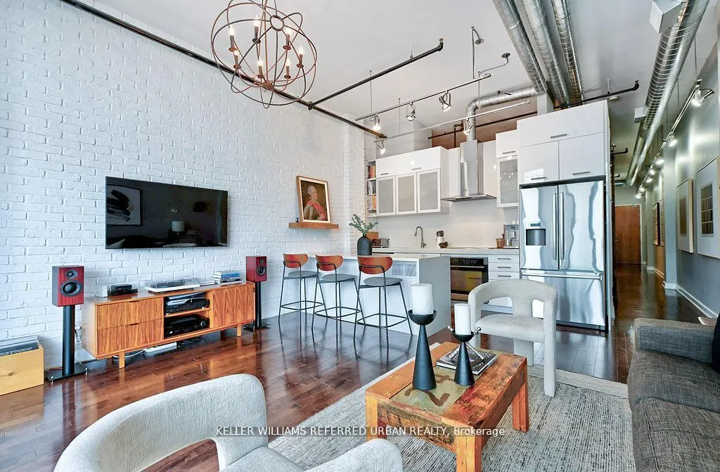 43 Hanna Avenue, #608