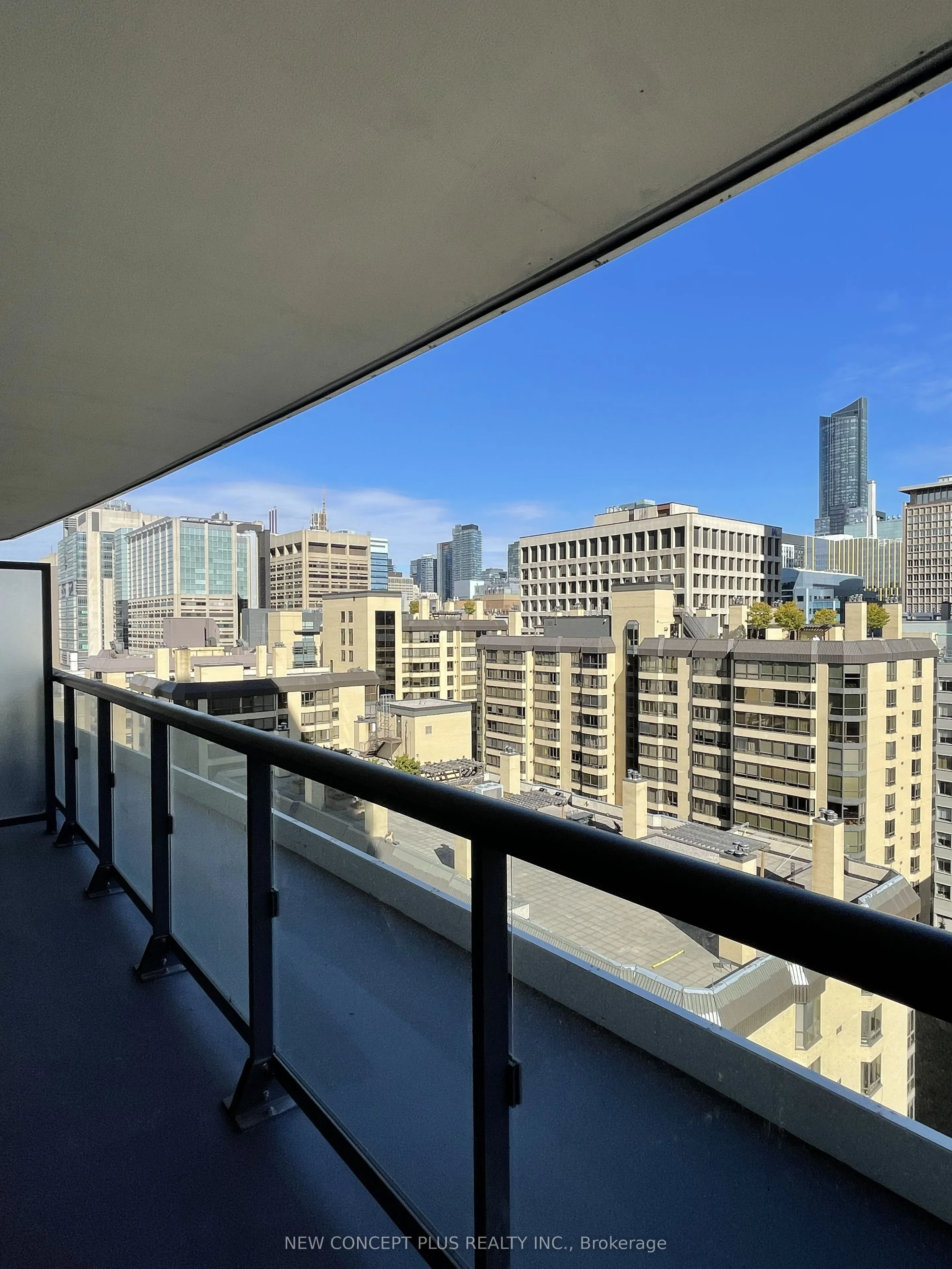 280 Dundas Street W, #1404