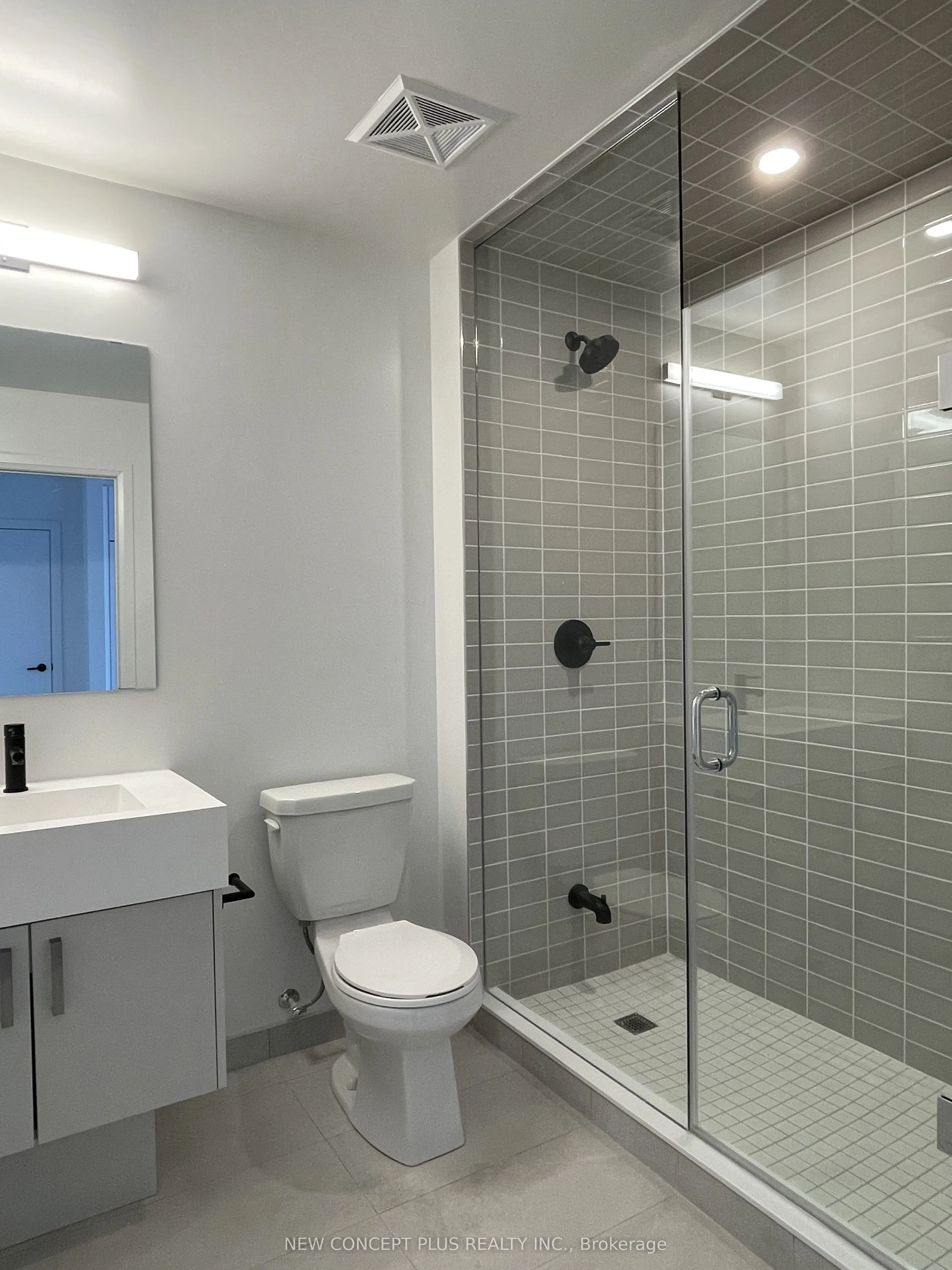 280 Dundas Street W, #1404