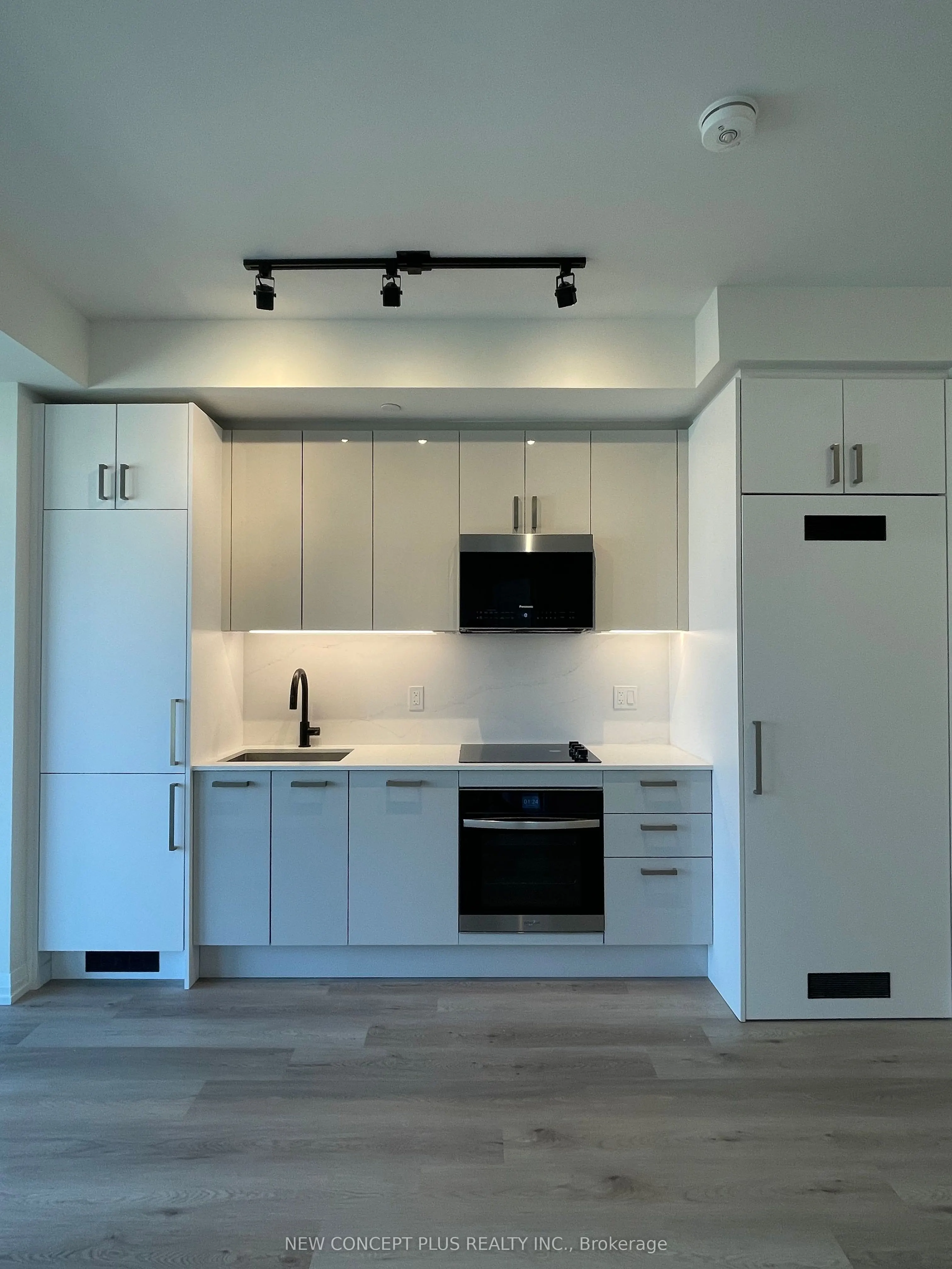 280 Dundas Street W, #1404