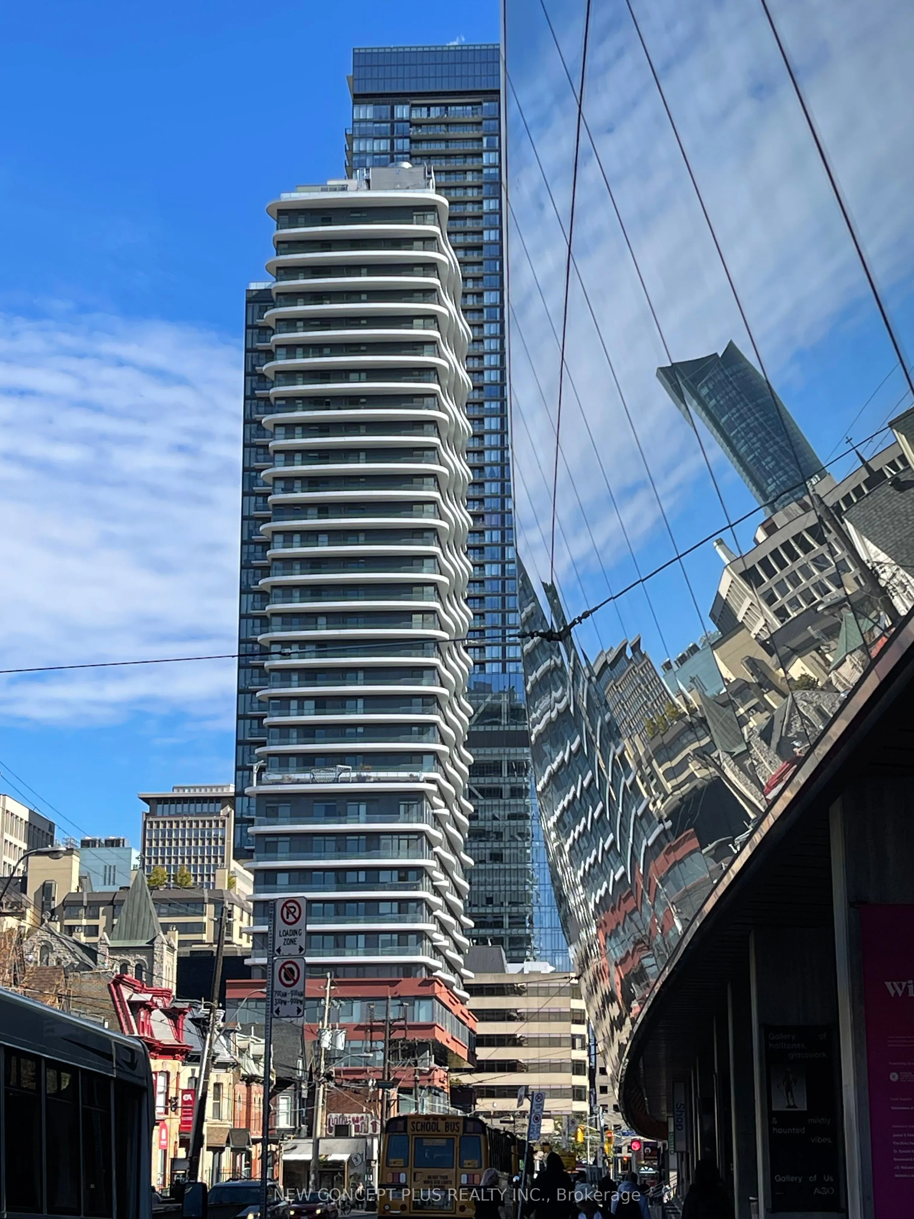 280 Dundas Street W, #1404