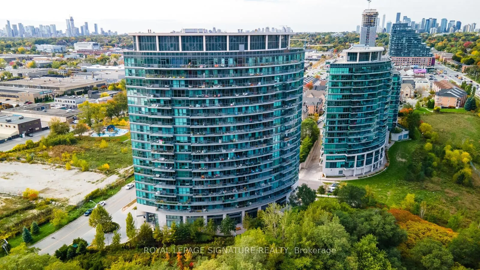 160 Vanderhoof Avenue, #504