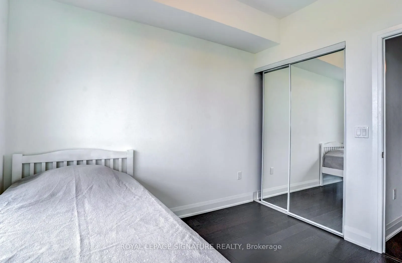 160 Vanderhoof Avenue, #504