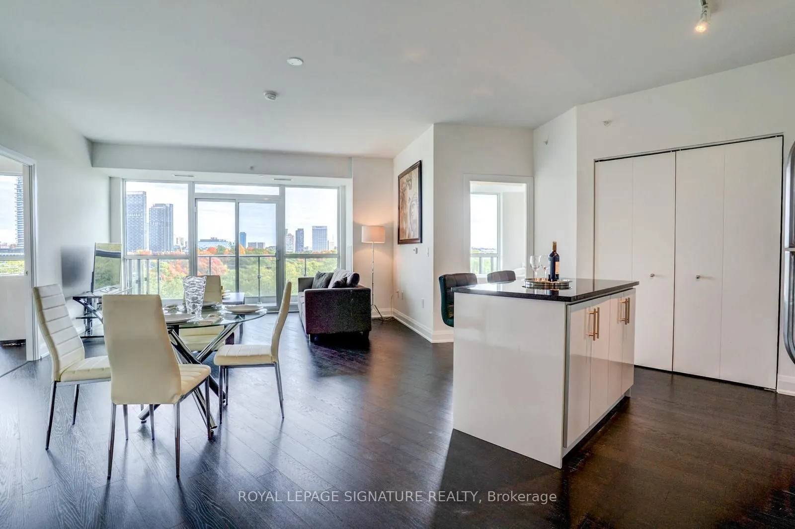 160 Vanderhoof Avenue, #504