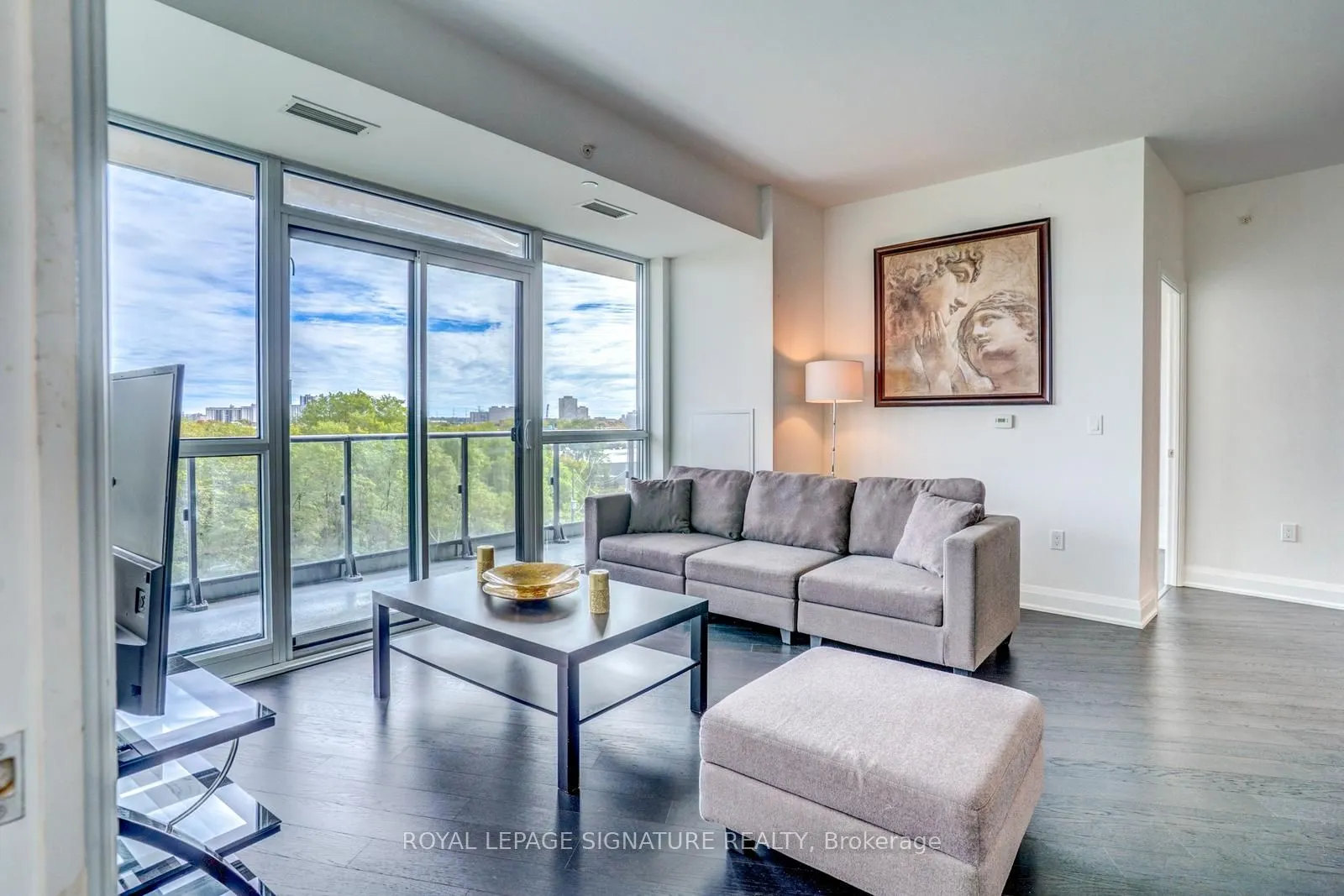160 Vanderhoof Avenue, #504