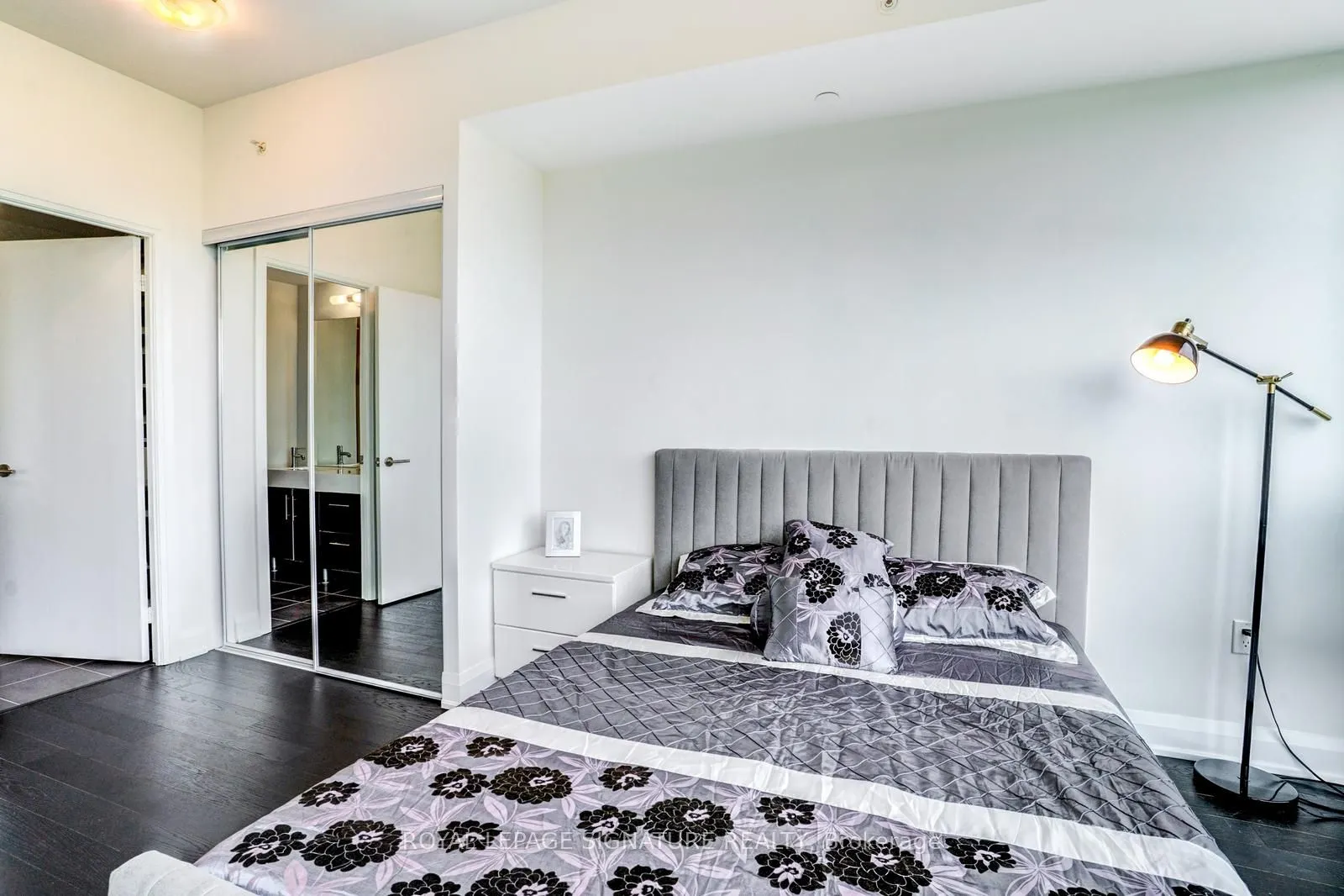 160 Vanderhoof Avenue, #504