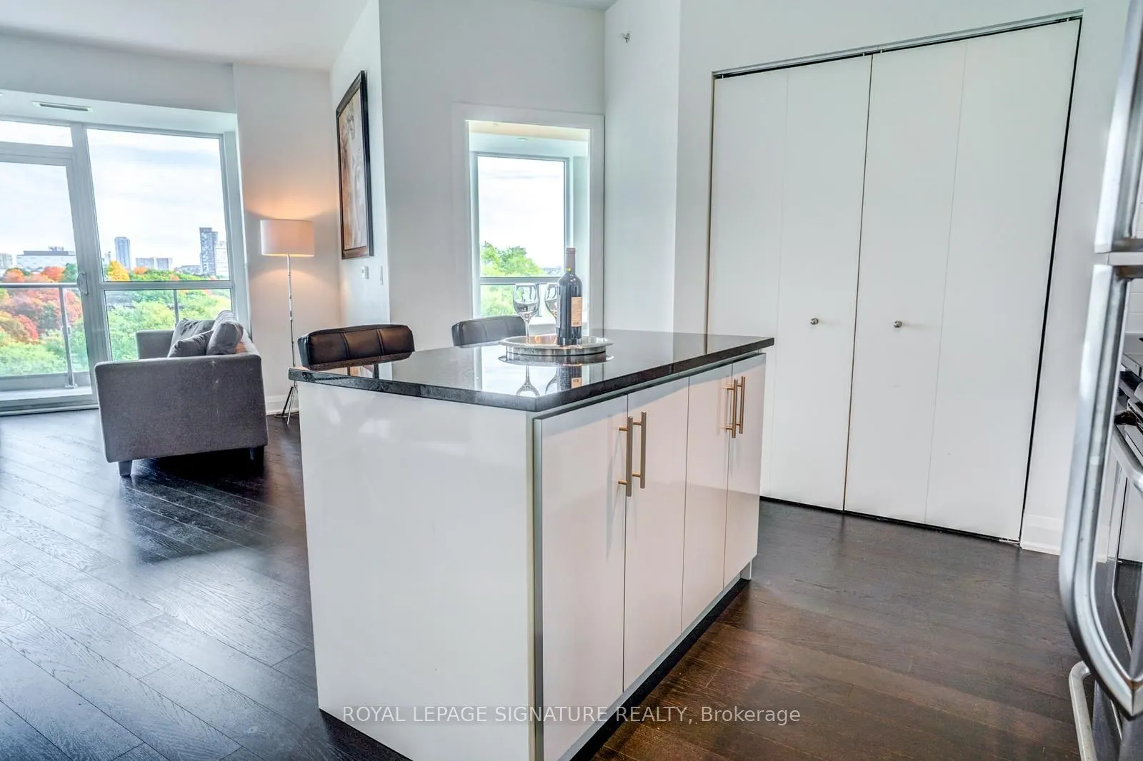 160 Vanderhoof Avenue, #504