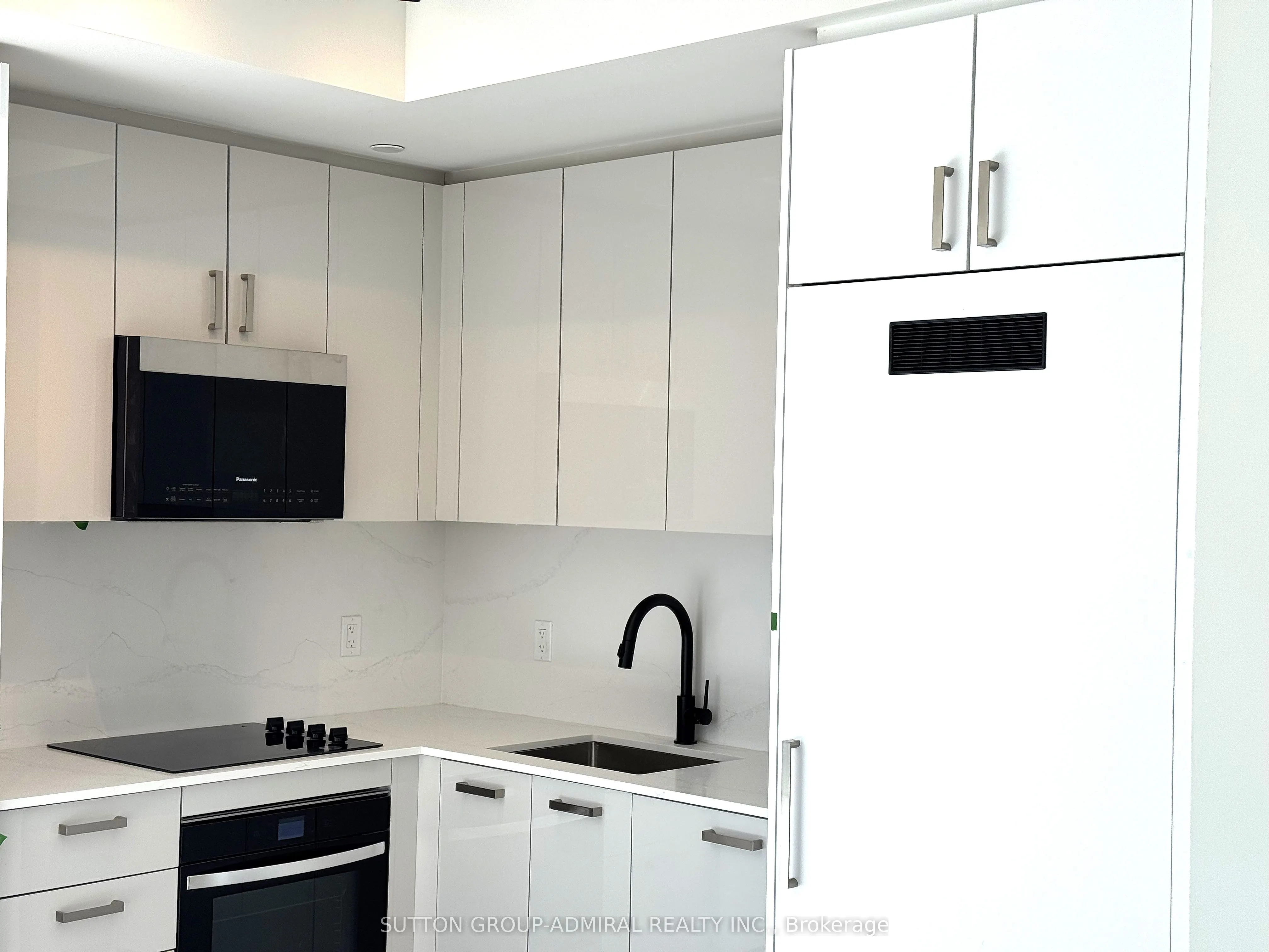 280 Dundas Street W, #1505