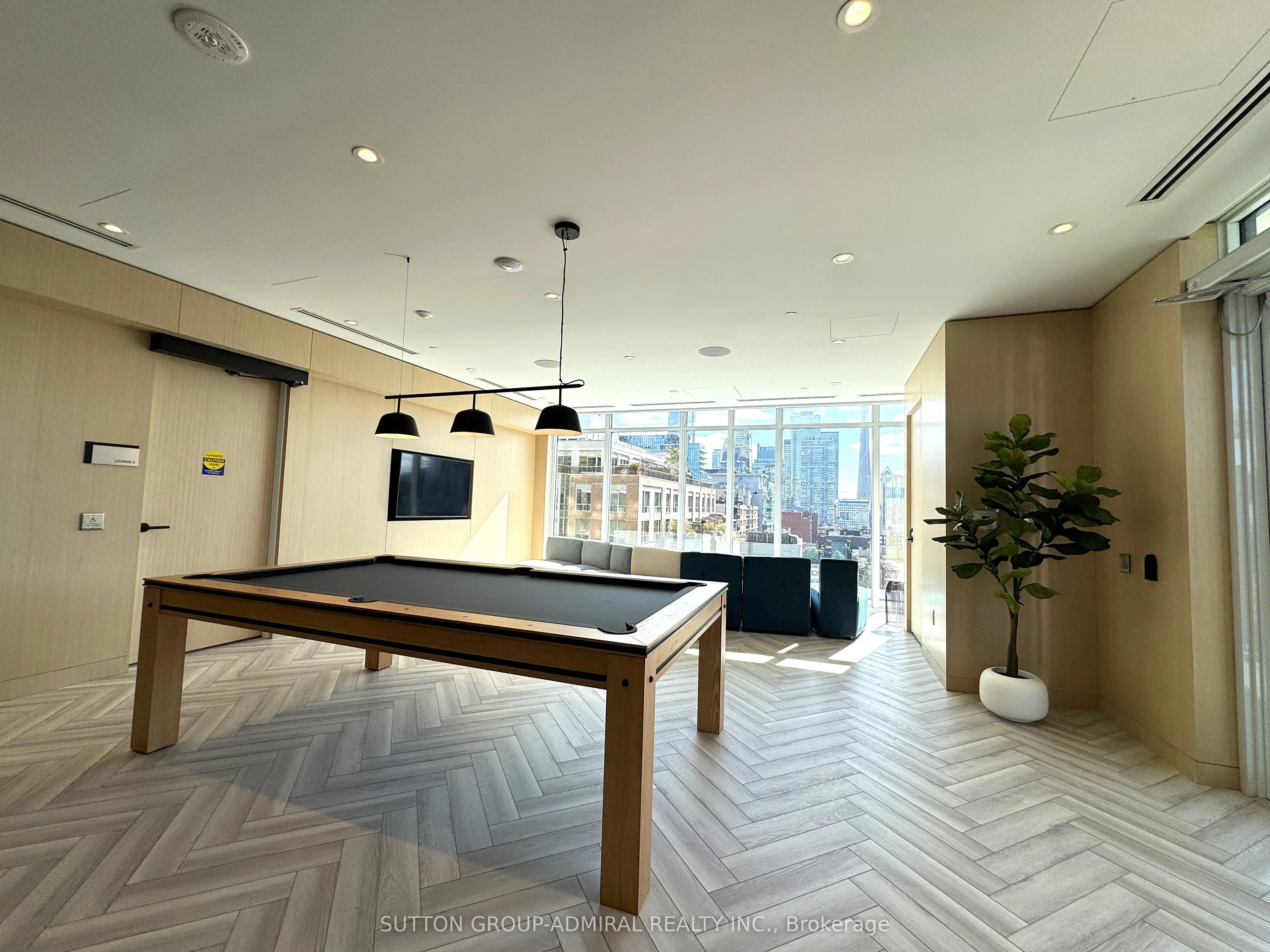 280 Dundas Street W, #1505