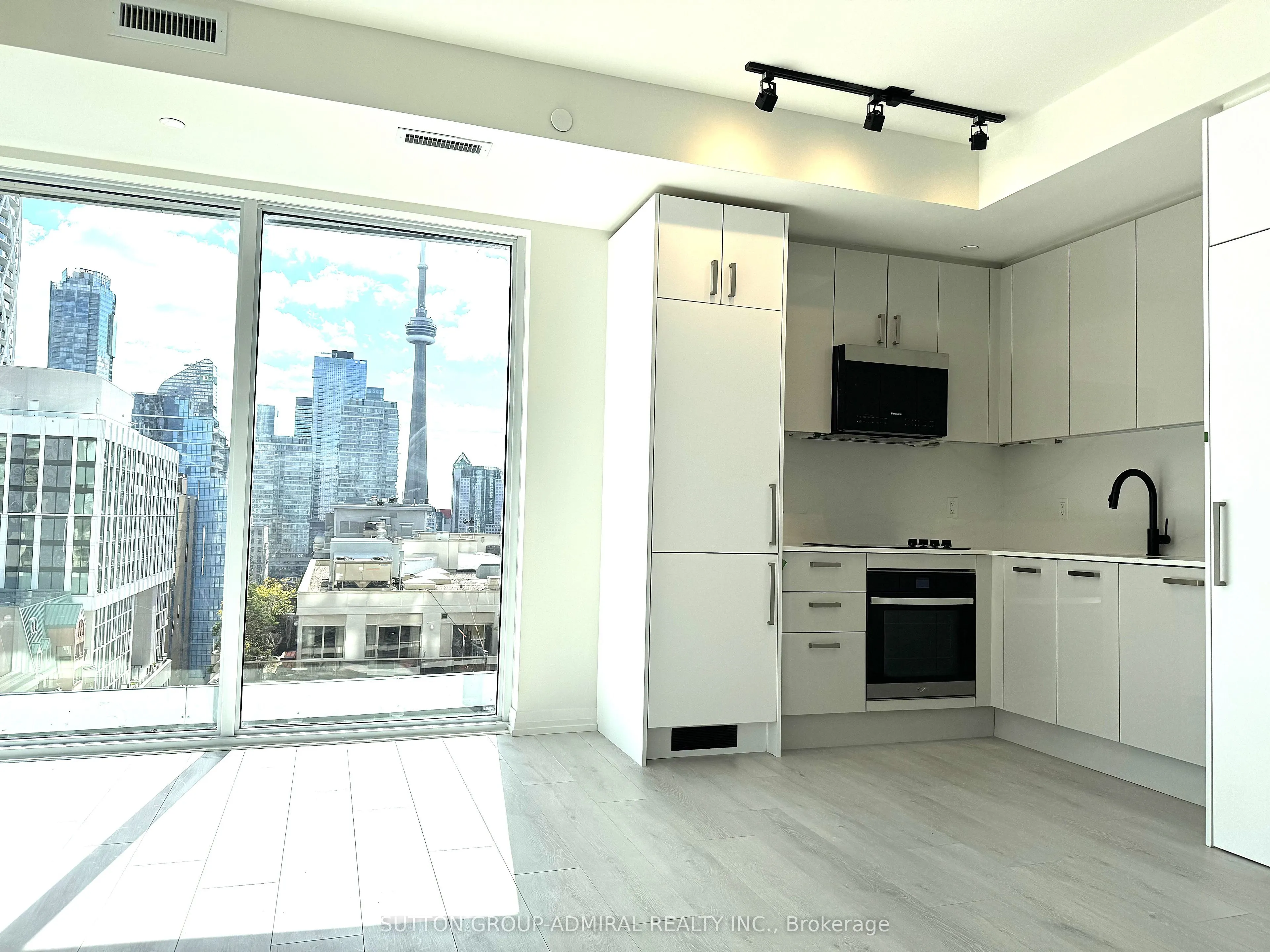 280 Dundas Street W, #1505